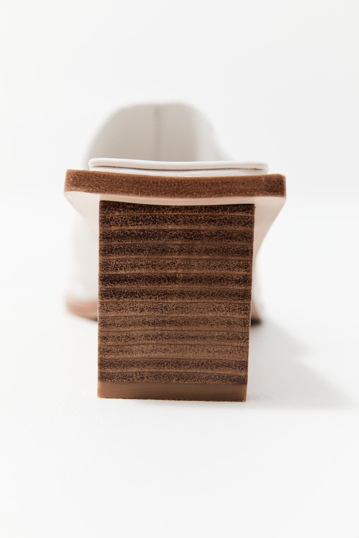 Raw Edge Heel - White - 4
