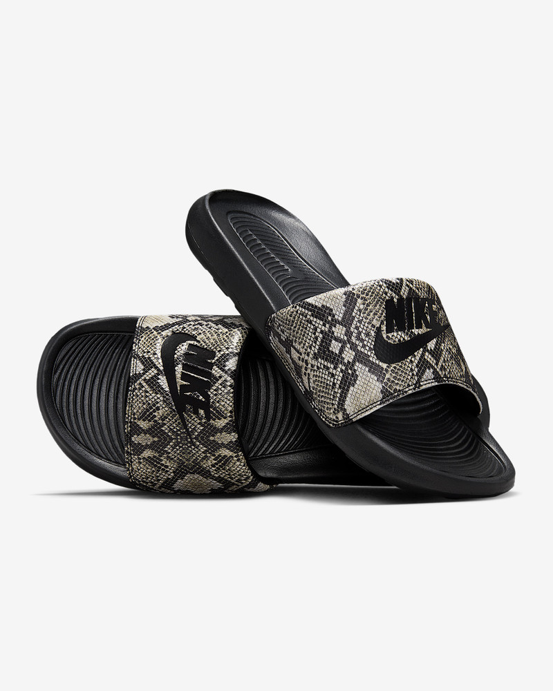 Nike Victori One Women's Slides 1