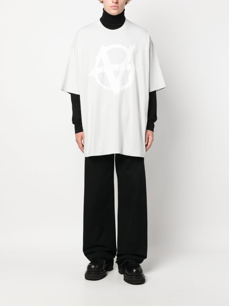 VETEMENTS logo-print cotton T-shirt outlook
