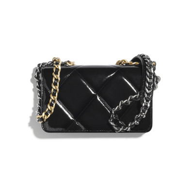 CHANEL CHANEL 19 Wallet on Chain outlook