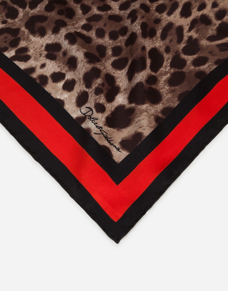 Twill foulard with leopard print 70 x 70cm- 275 x 275 inches - 2