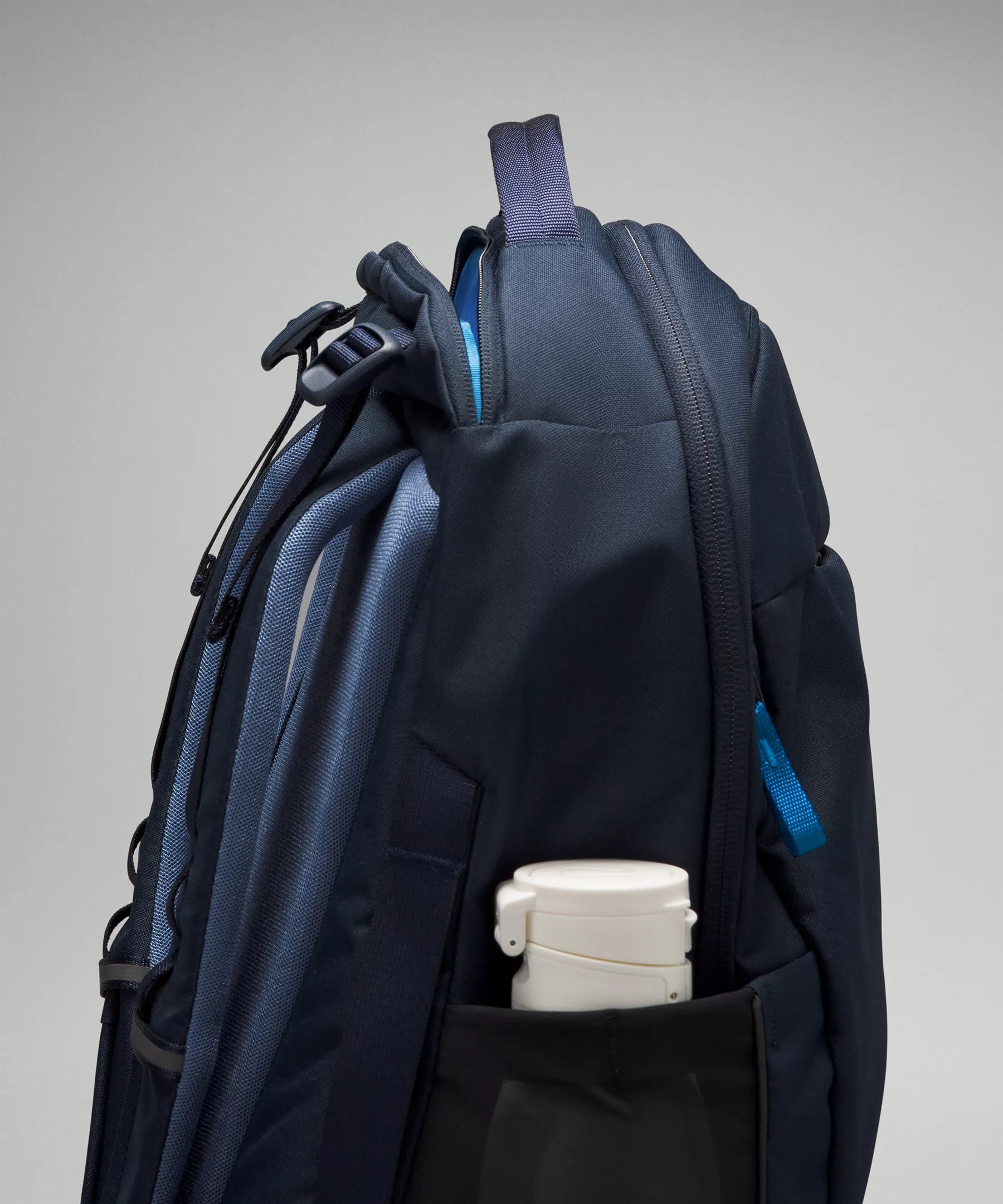 Triple-Zip Backpack 28L - 4