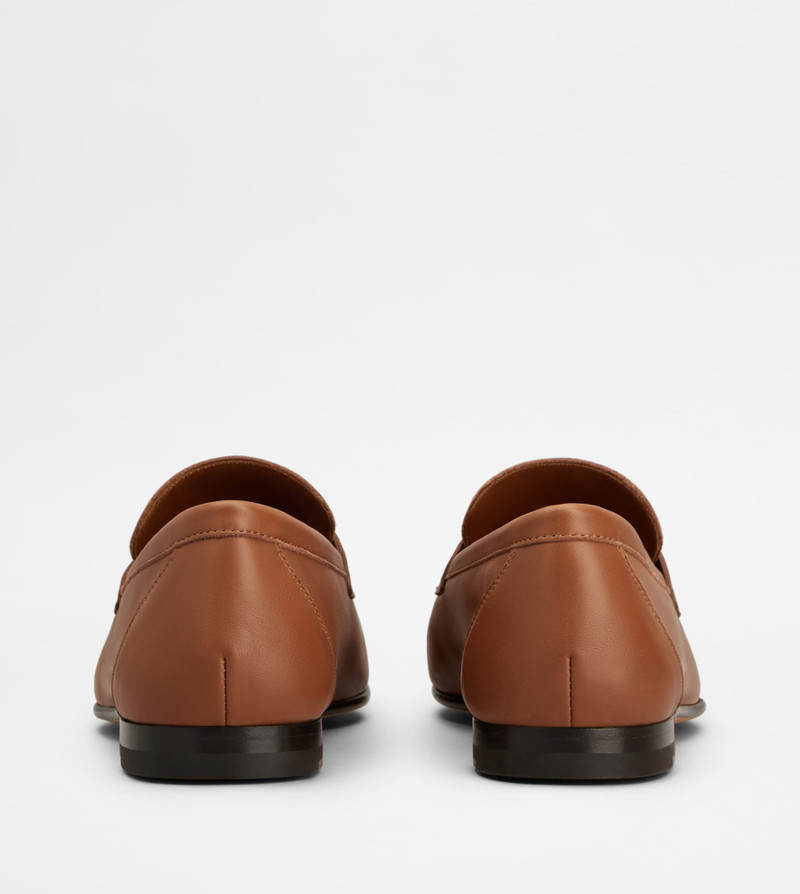 Tod's LOAFERS IN LEATHER - BROWN outlook