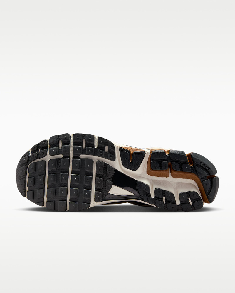 Nike Nike Zoom Vomero 5 Men's Shoes outlook