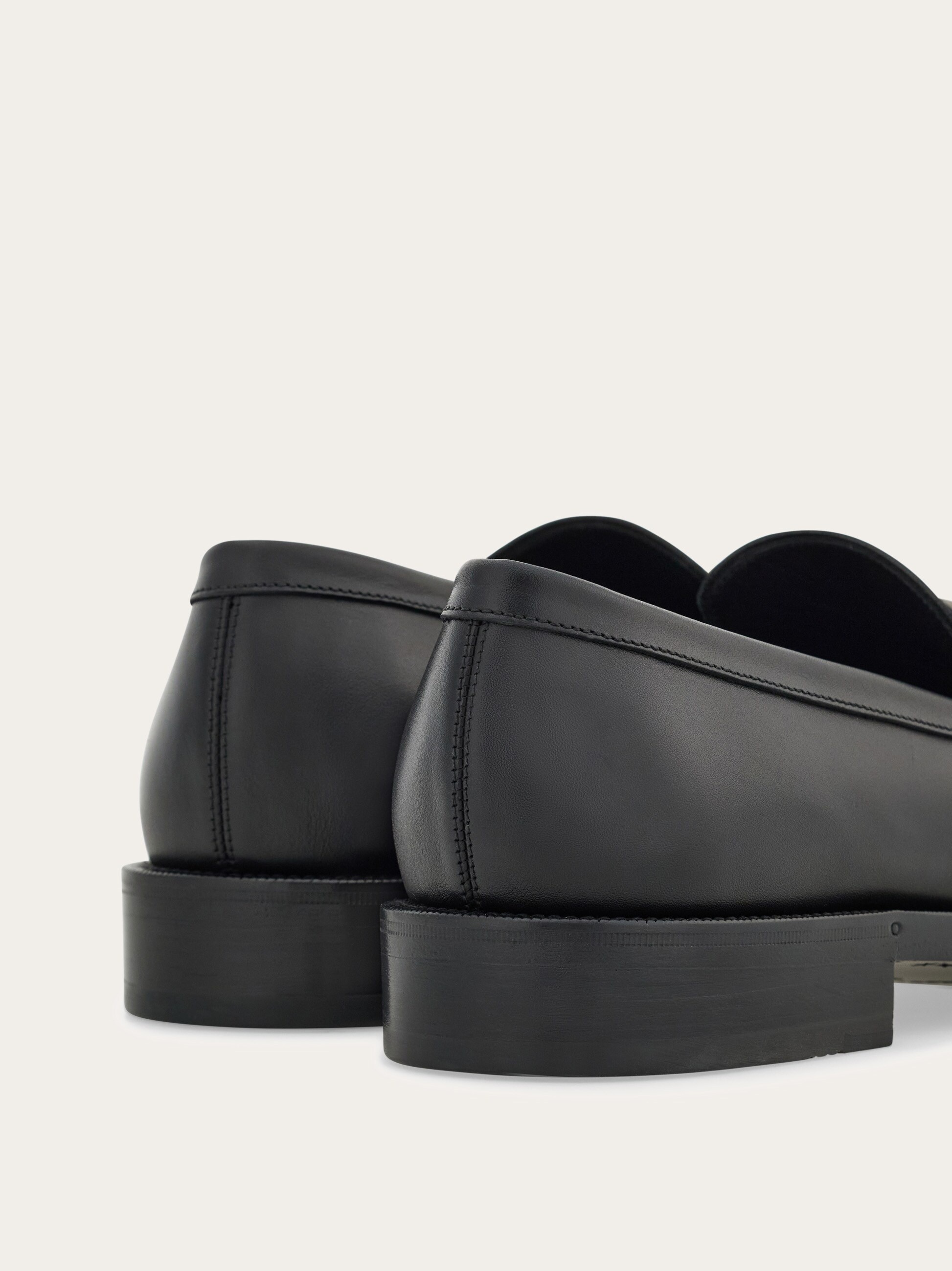 Moccasin with Gancini ornament - 4