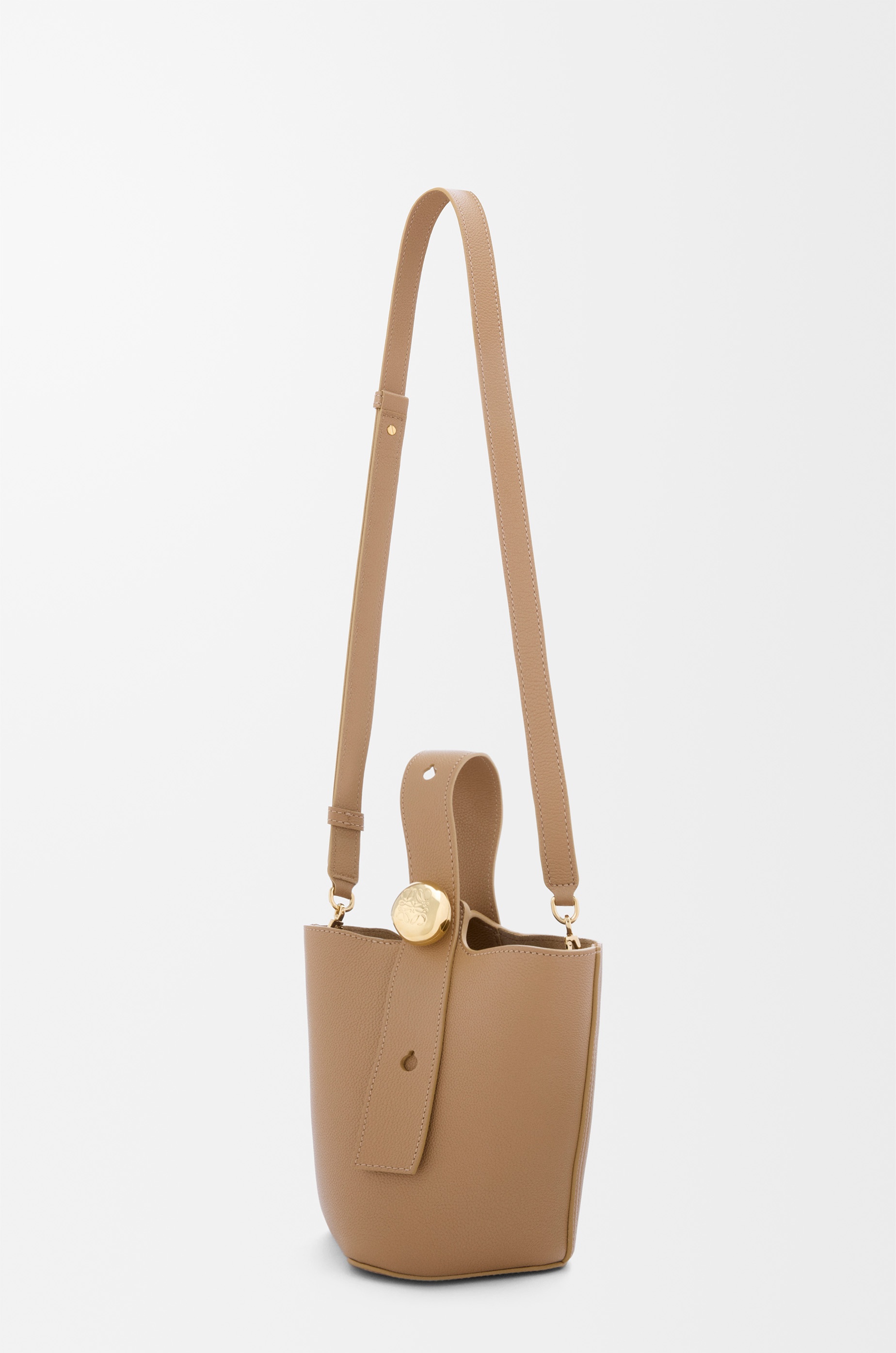 Mini Pebble bucket in soft grained calfskin - 6