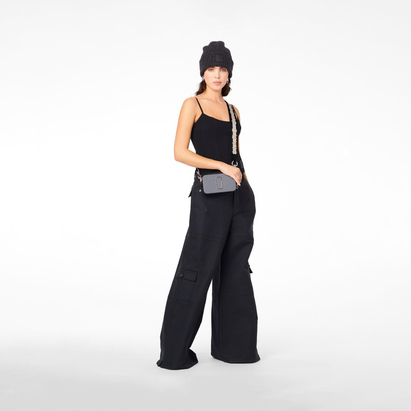 Marc Jacobs THE LOGO STRAP SNAPSHOT outlook