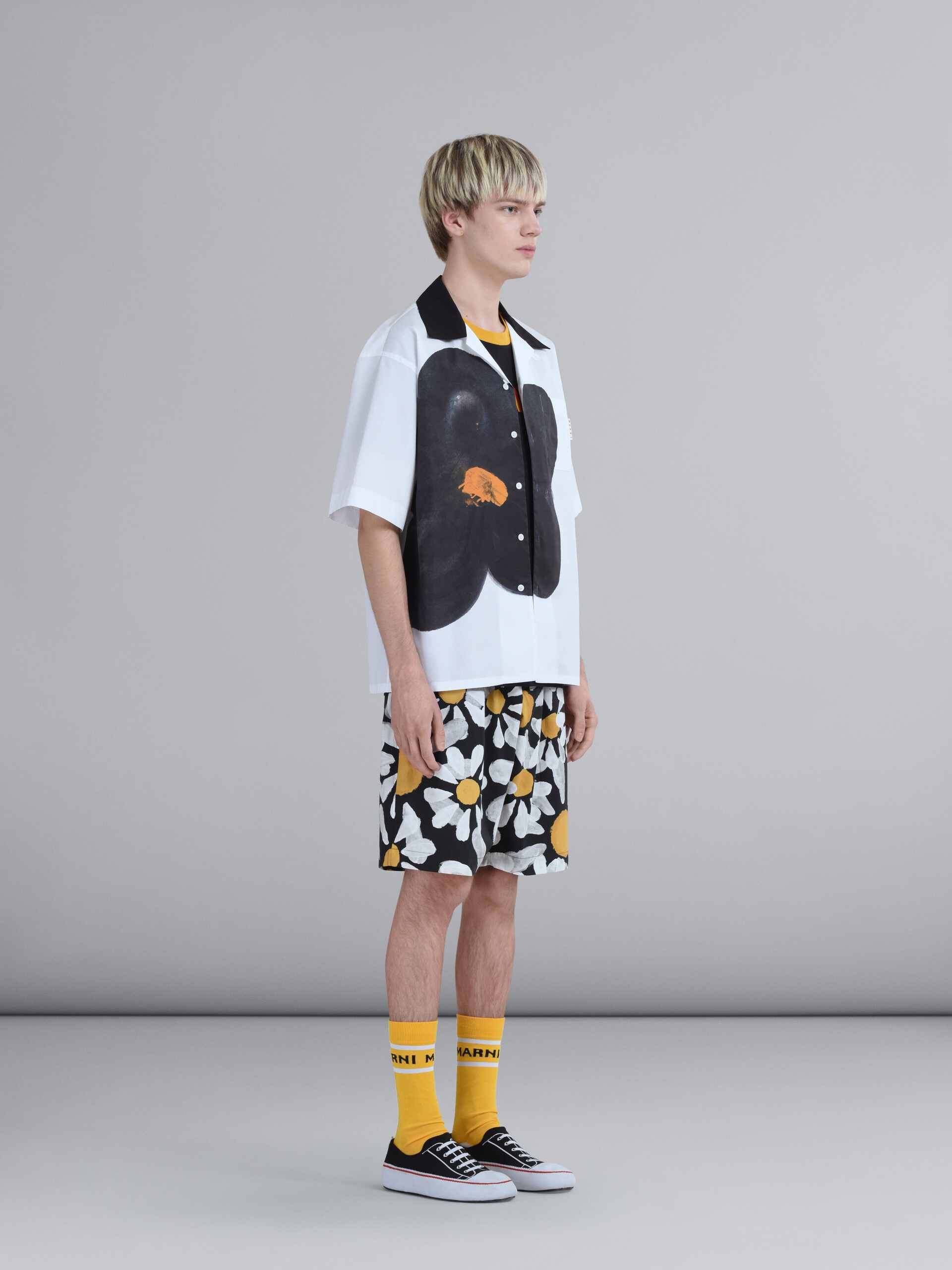 STRIPE LOGO PRINT BLACK BIO JERSEY T-SHIRT - 5