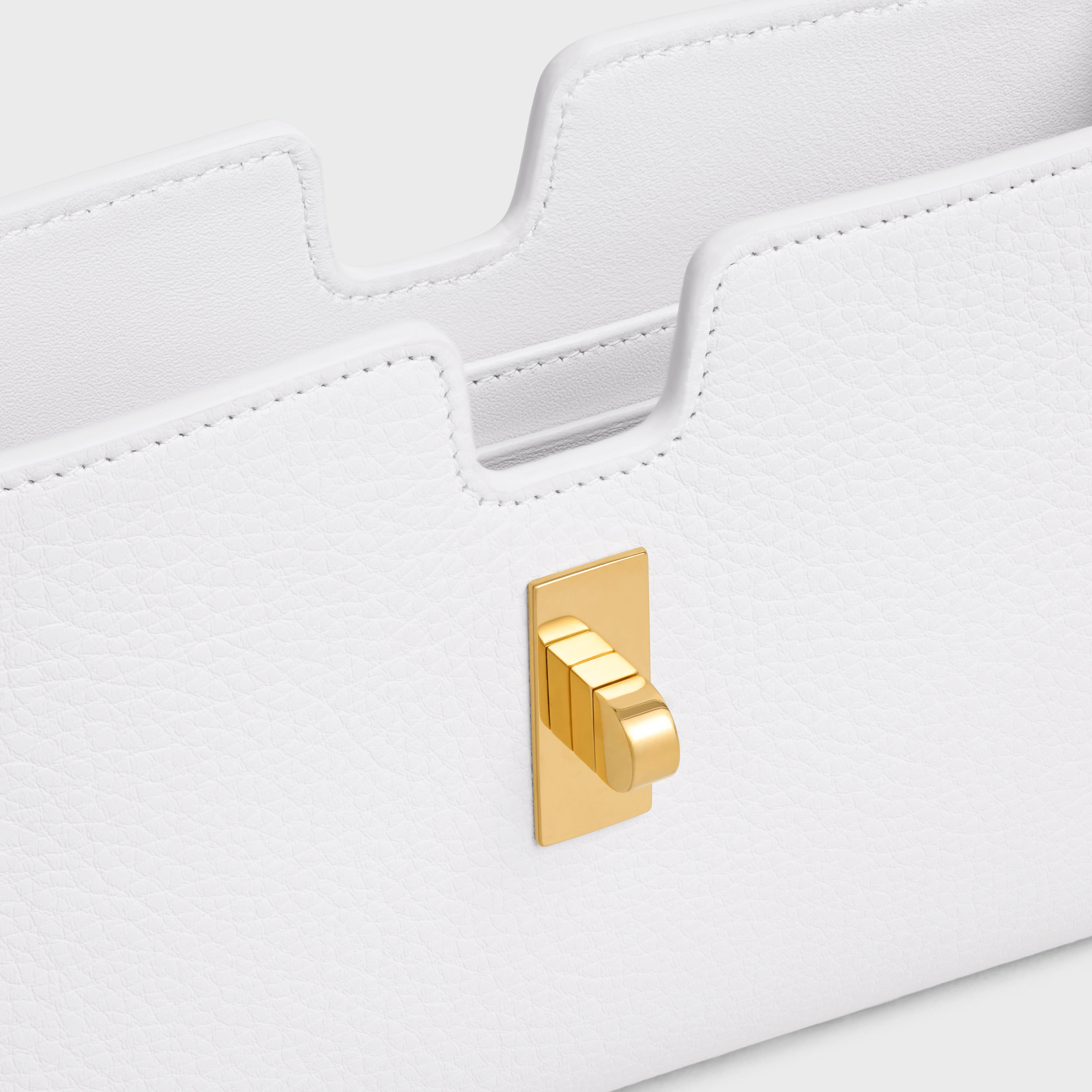16 STRAP POCHETTE in SUPPLE CALFSKIN - 4