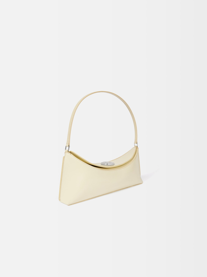 JACQUEMUS The Ovalo clutch outlook