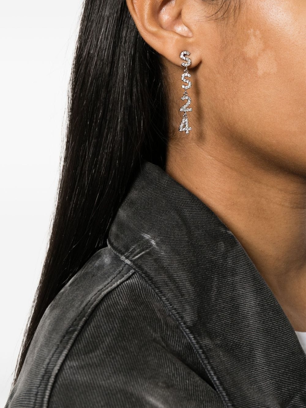 logo-charm drop earrings - 3