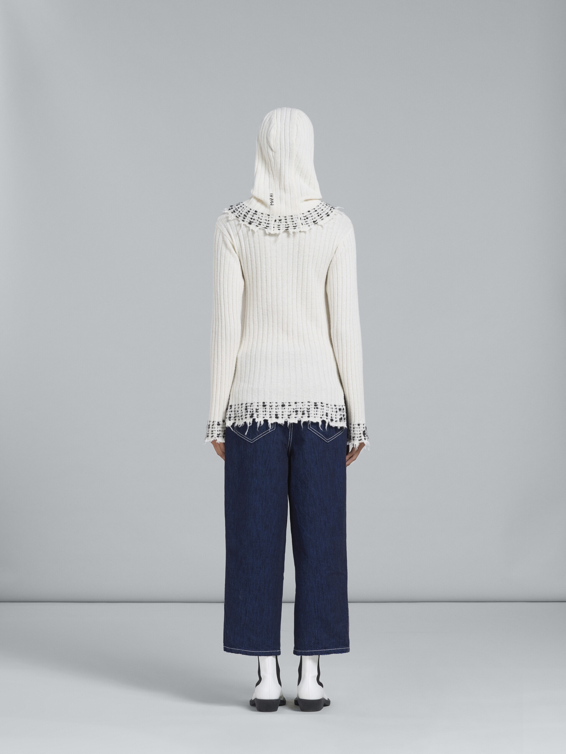 CROPPED DENIM PANTS WITH RIPS - 3
