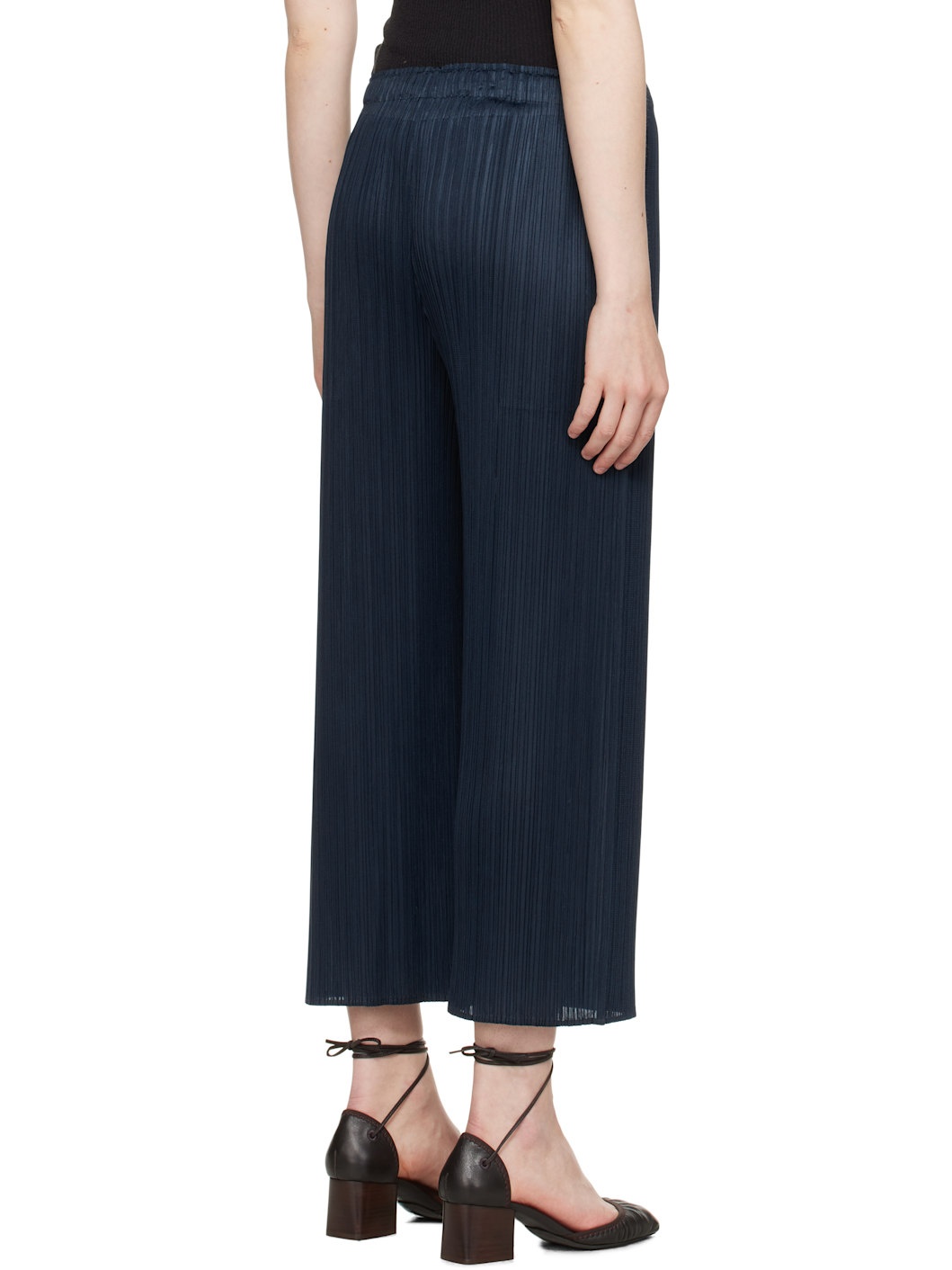 Pleats please Monthly april サイズ3 navy MONTHLY COLORS : APRIL – ISSEY MIYAKE ONLINE STORE