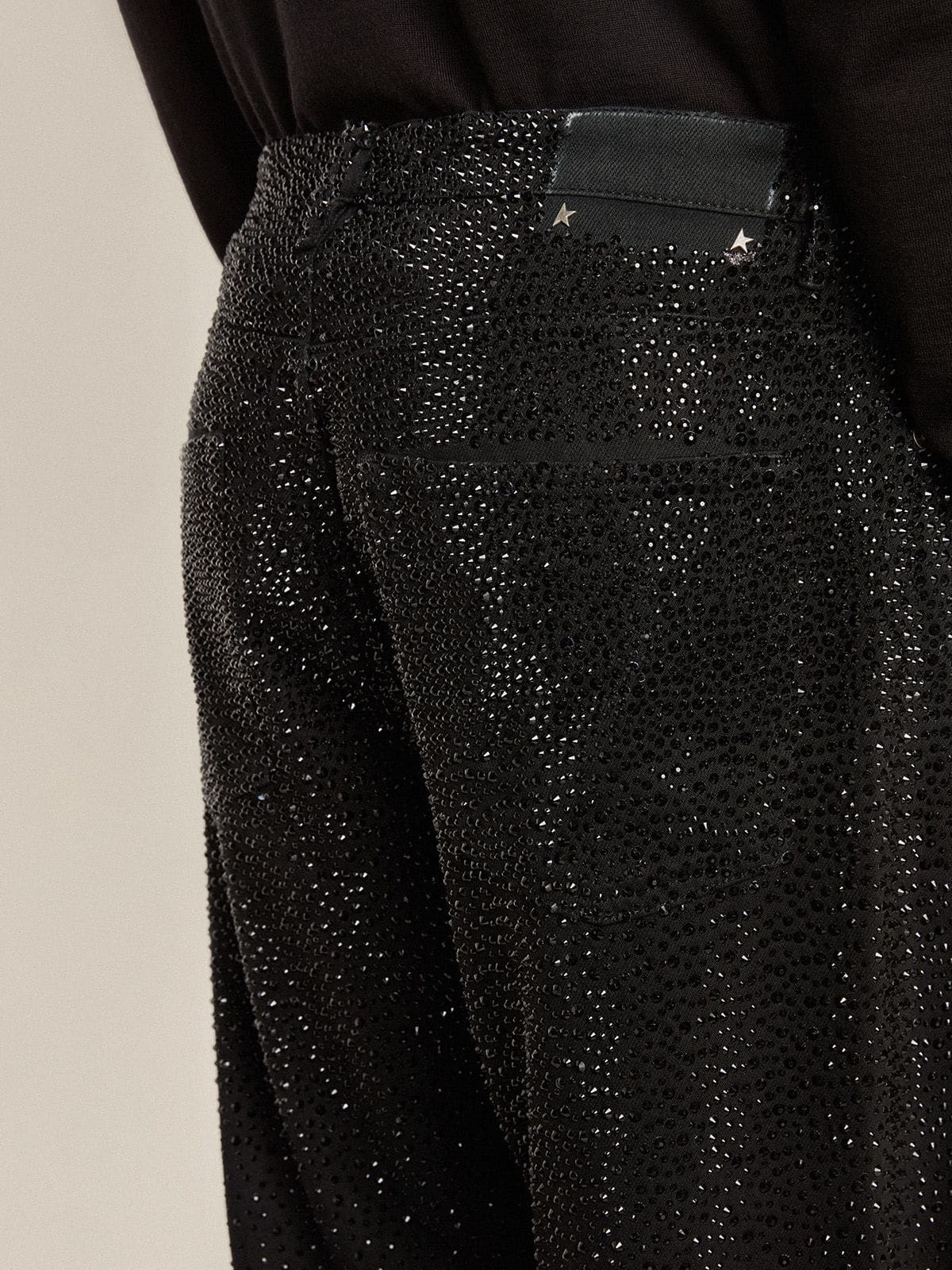 Men's black jeans with a loose fit and gradient effect all-over crystals - 5