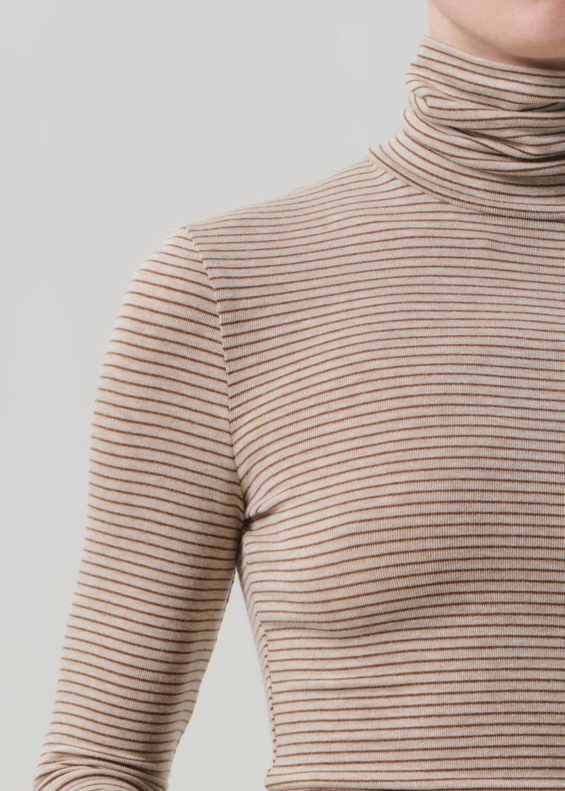 Caradene Turtleneck In Chiltern Oatmeal Stripe 5