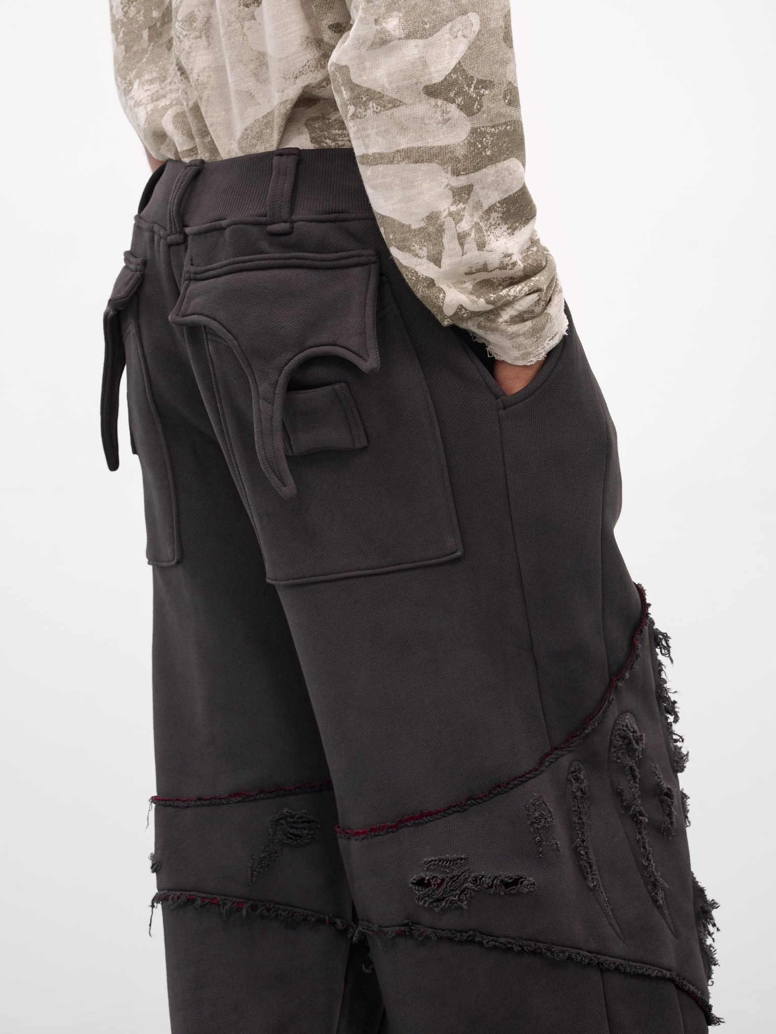 Black Apex Graphic Distressed Sweatpants - 5