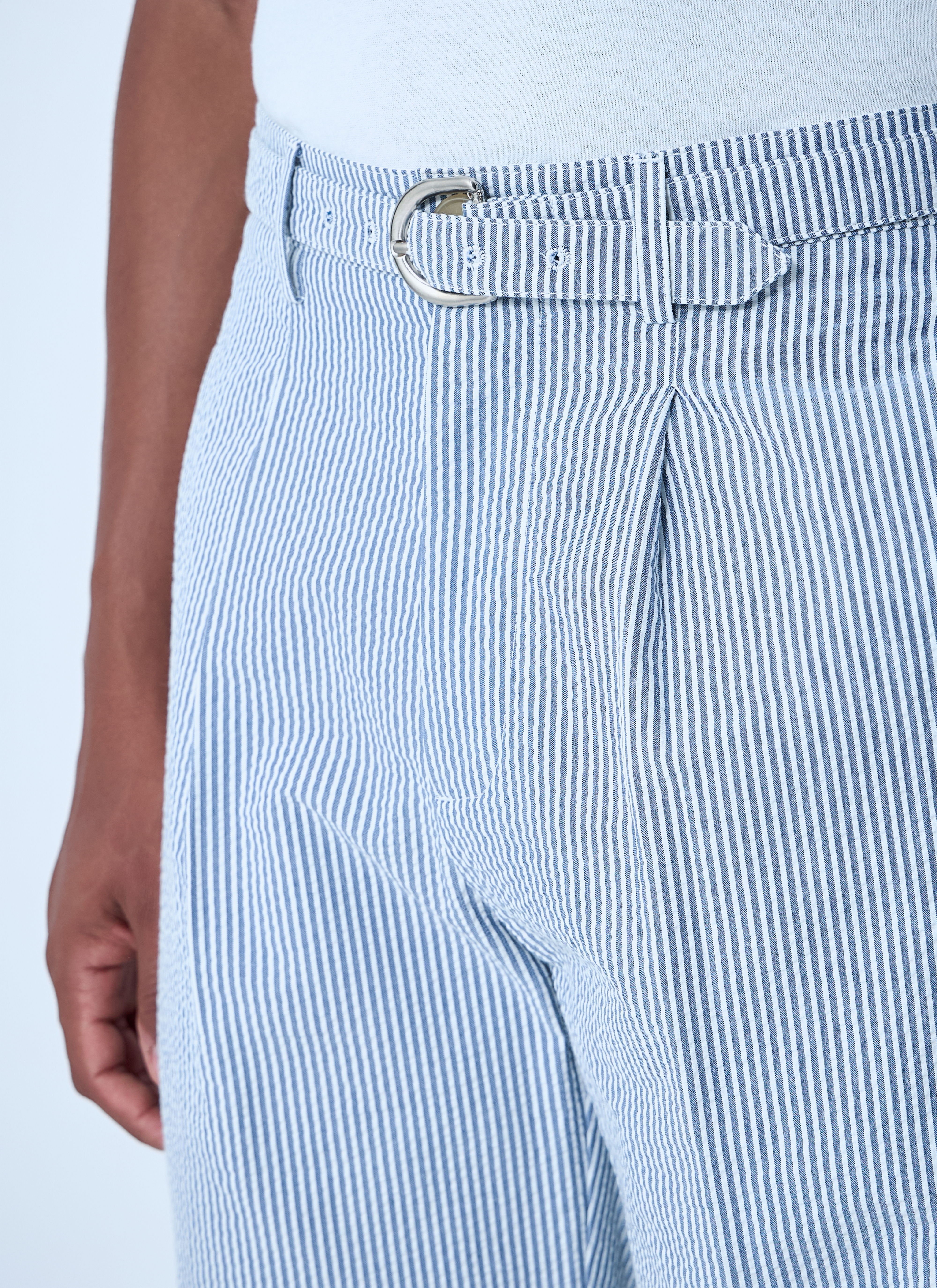 Seersucker Belted Single-Pleat Pants - 5