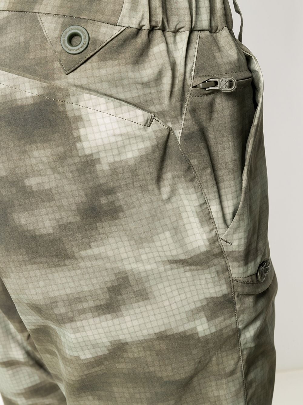 camouflage-print cargo trousers  - 5