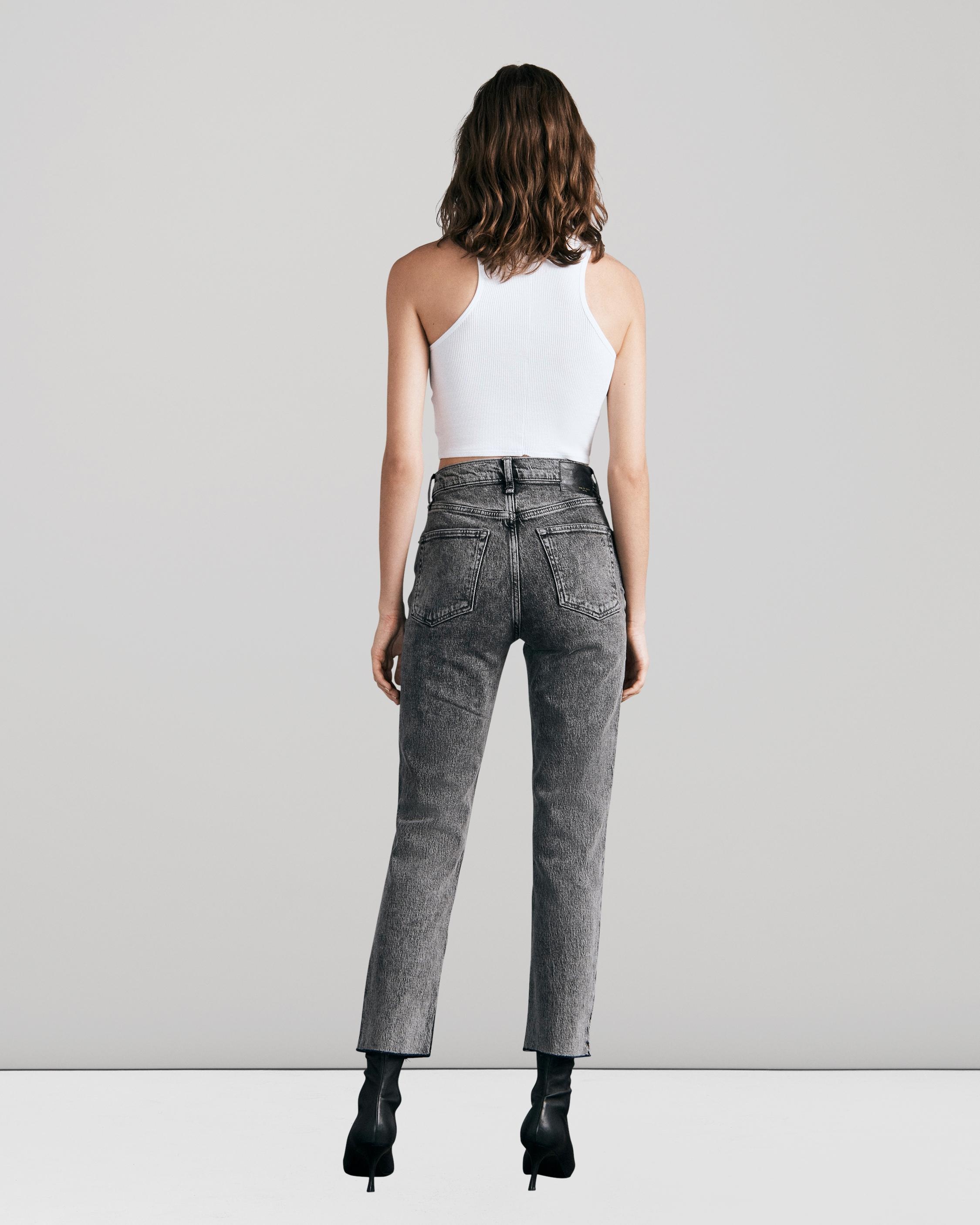 Wren High-Rise Straight - Harley
Slim Fit Grey Jean - 5