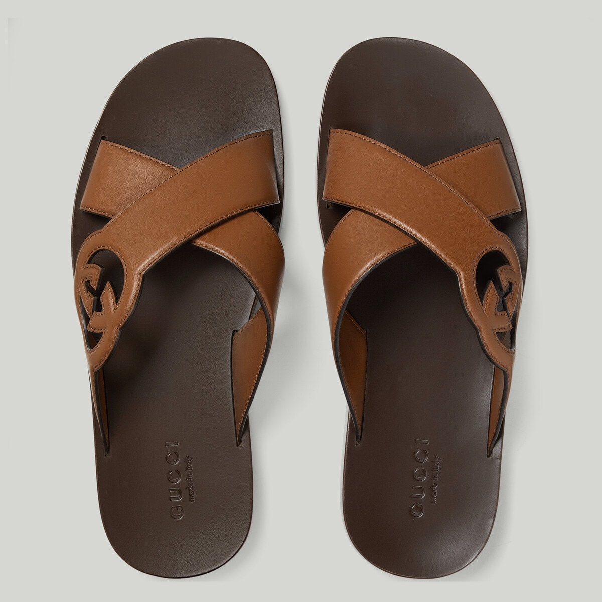 GUCCI｜SANDALS Women's slide sandal with Interlocking G in cuir leather