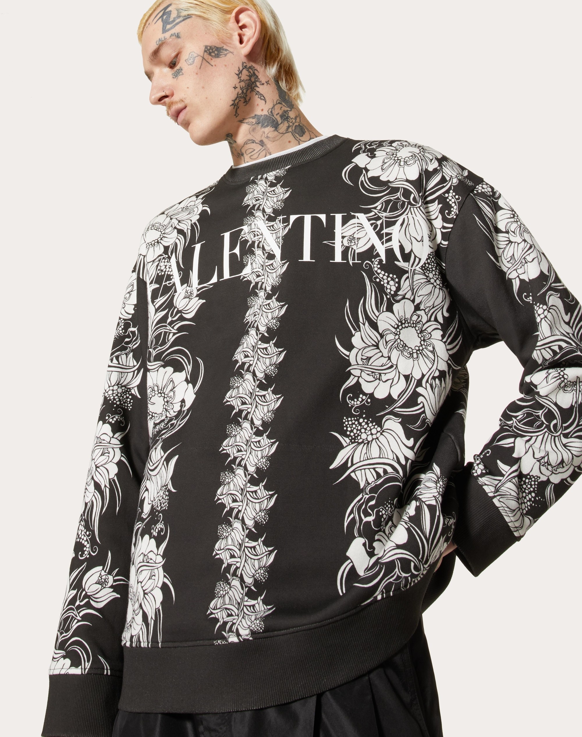 CREWNECK COTTON SWEATSHIRT WITH STREET FLOWERS DAISYLAND PRINT - 5