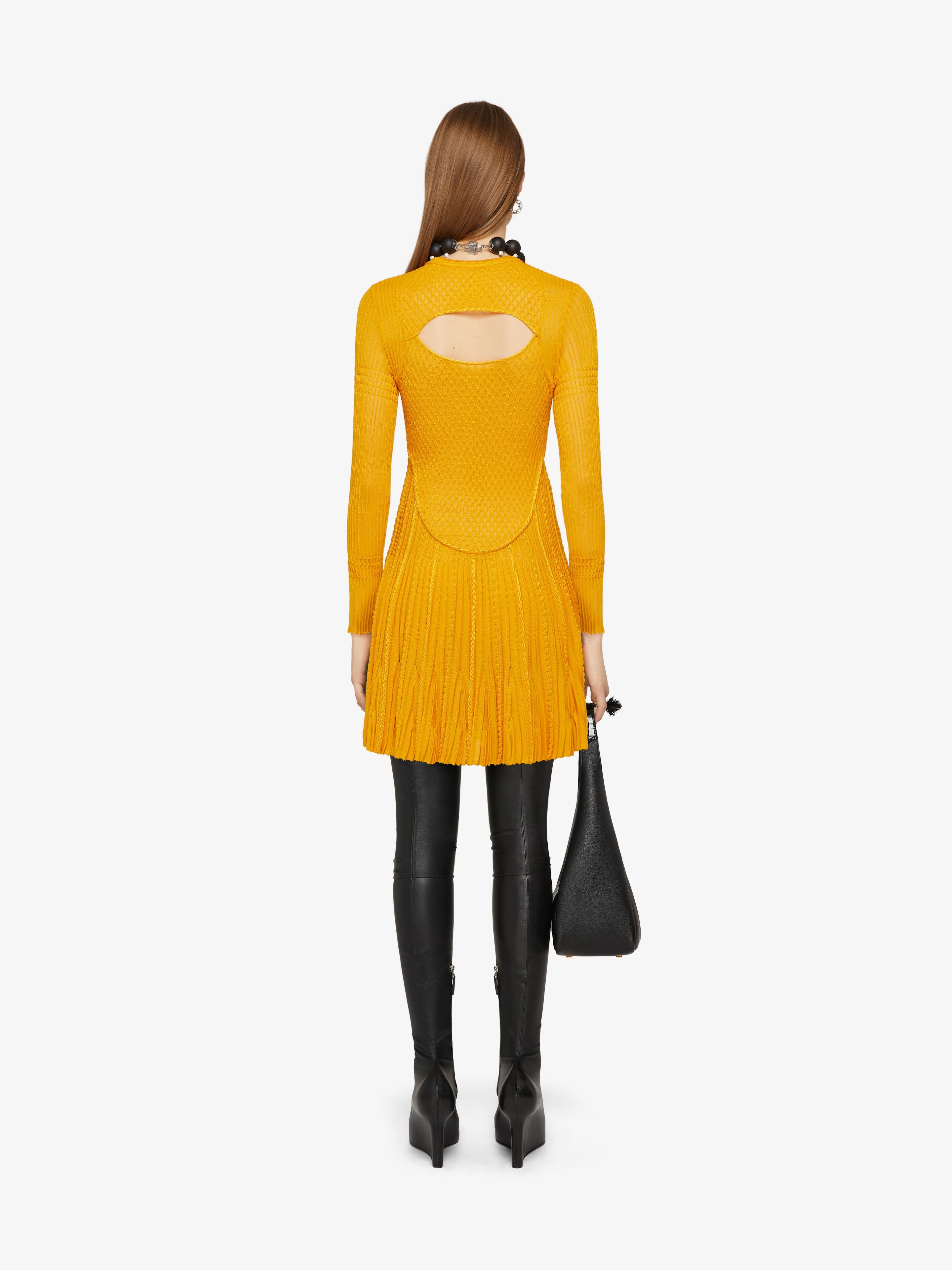 DRESS IN PLEATED KNIT - 4
