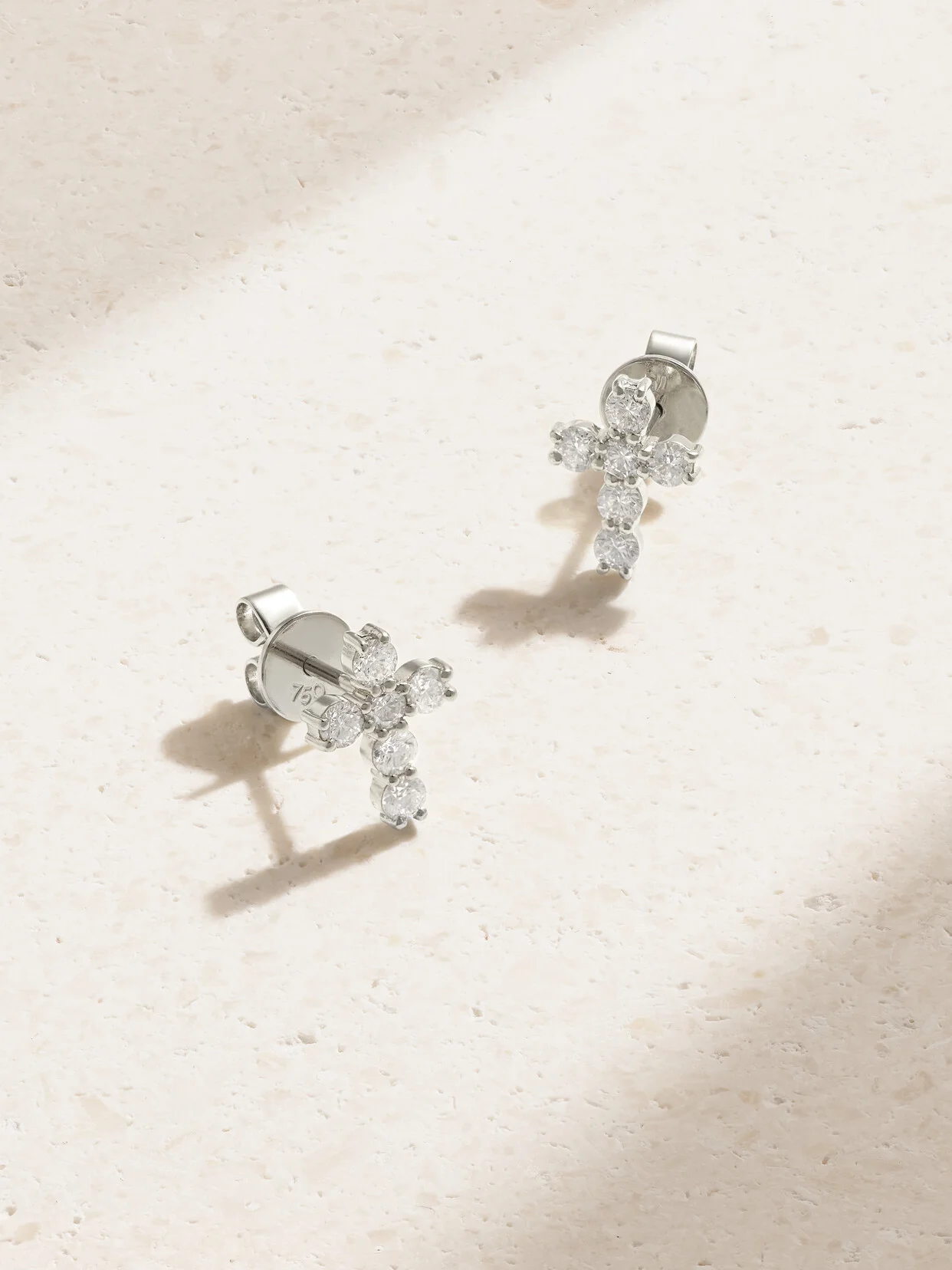 18-karat White Gold Diamond Earrings - 1