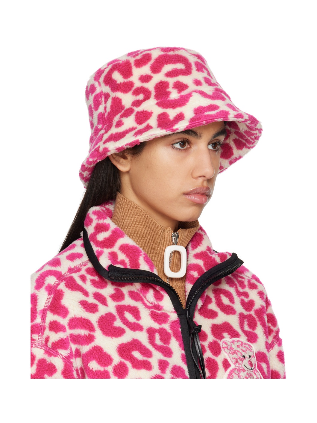 1 Moncler JW Anderson Pink Teddy Bucket Hat - 2