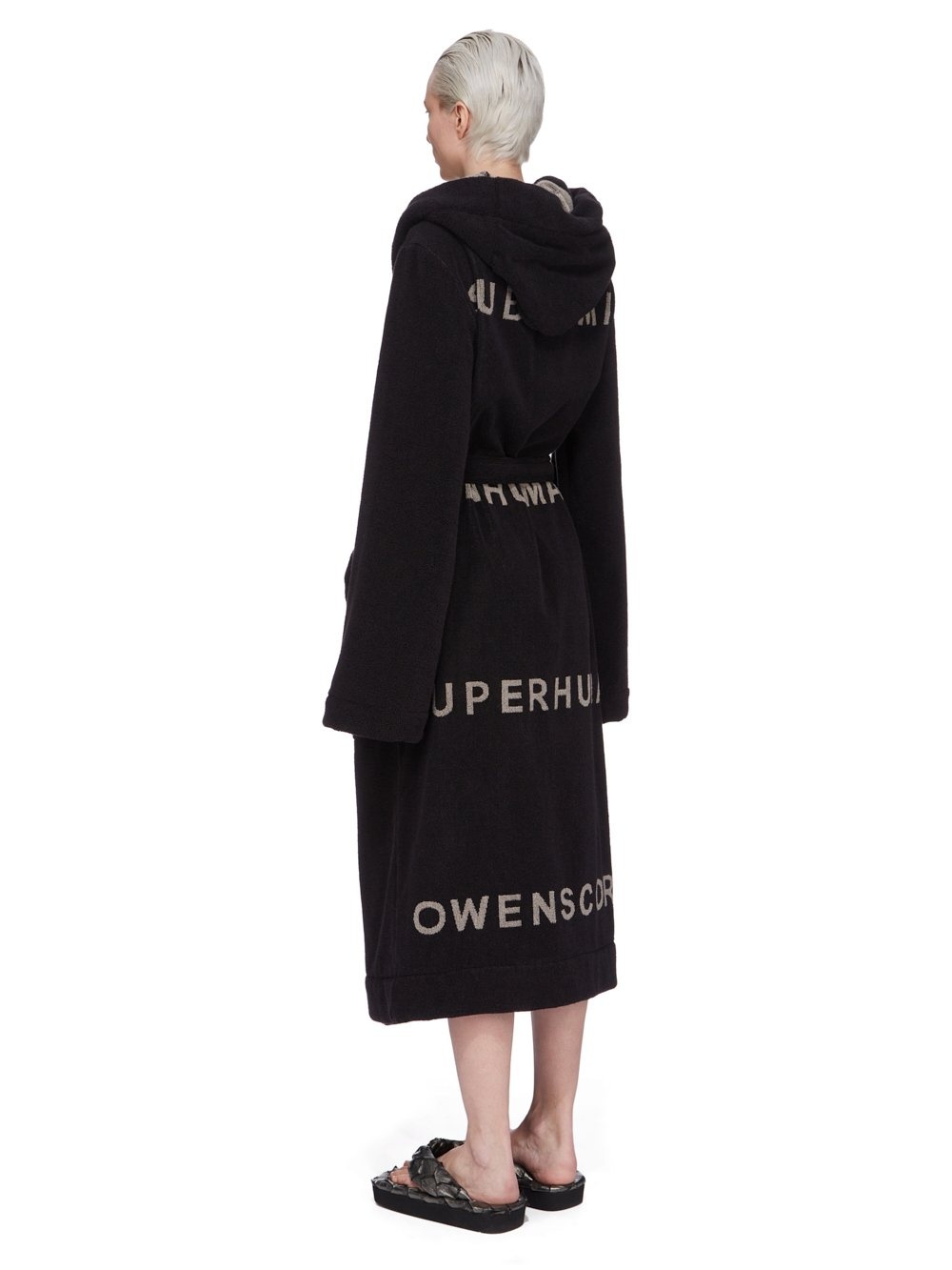 BATHROBE - 9