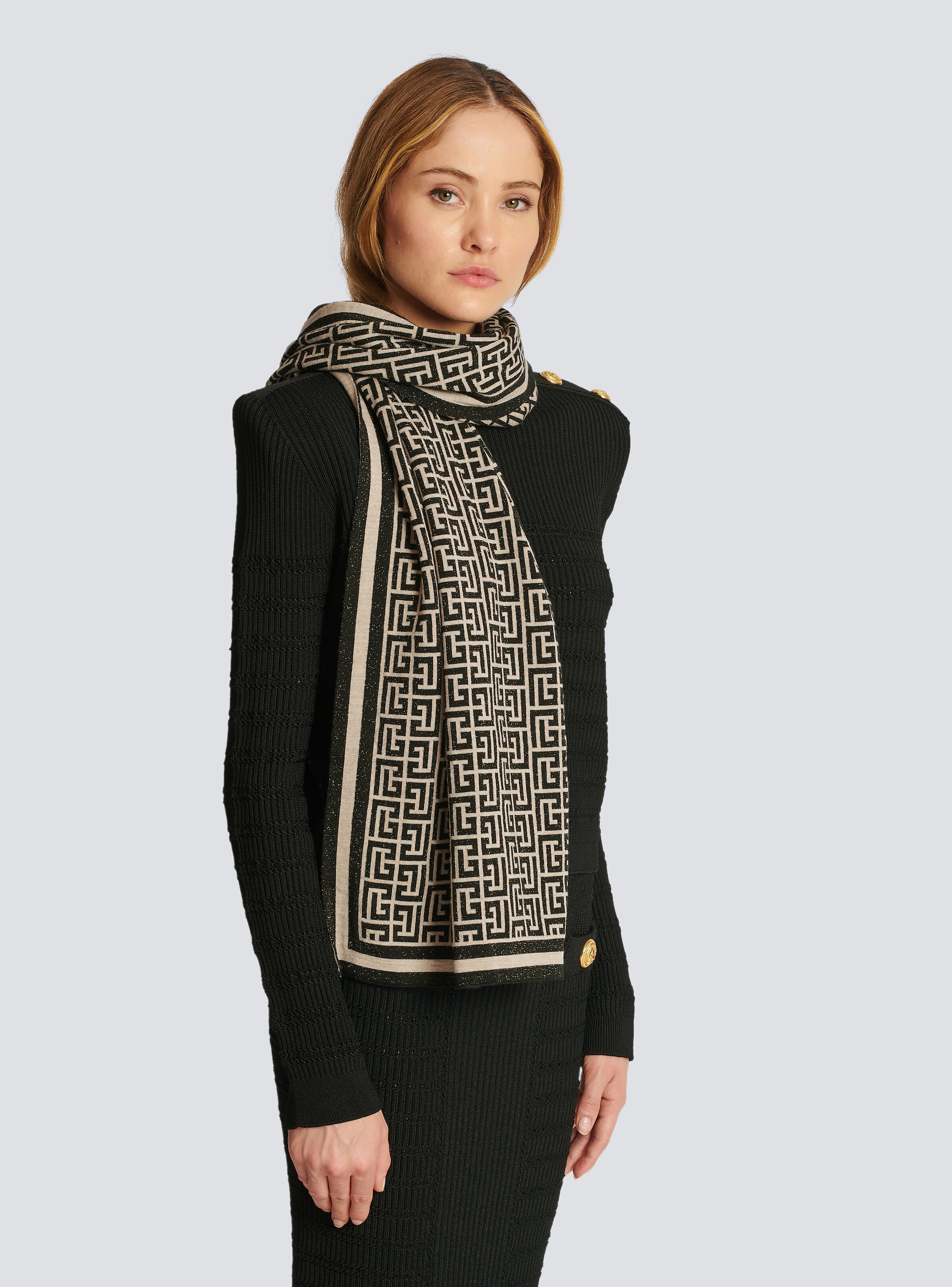Monogrammed knit scarf - 4