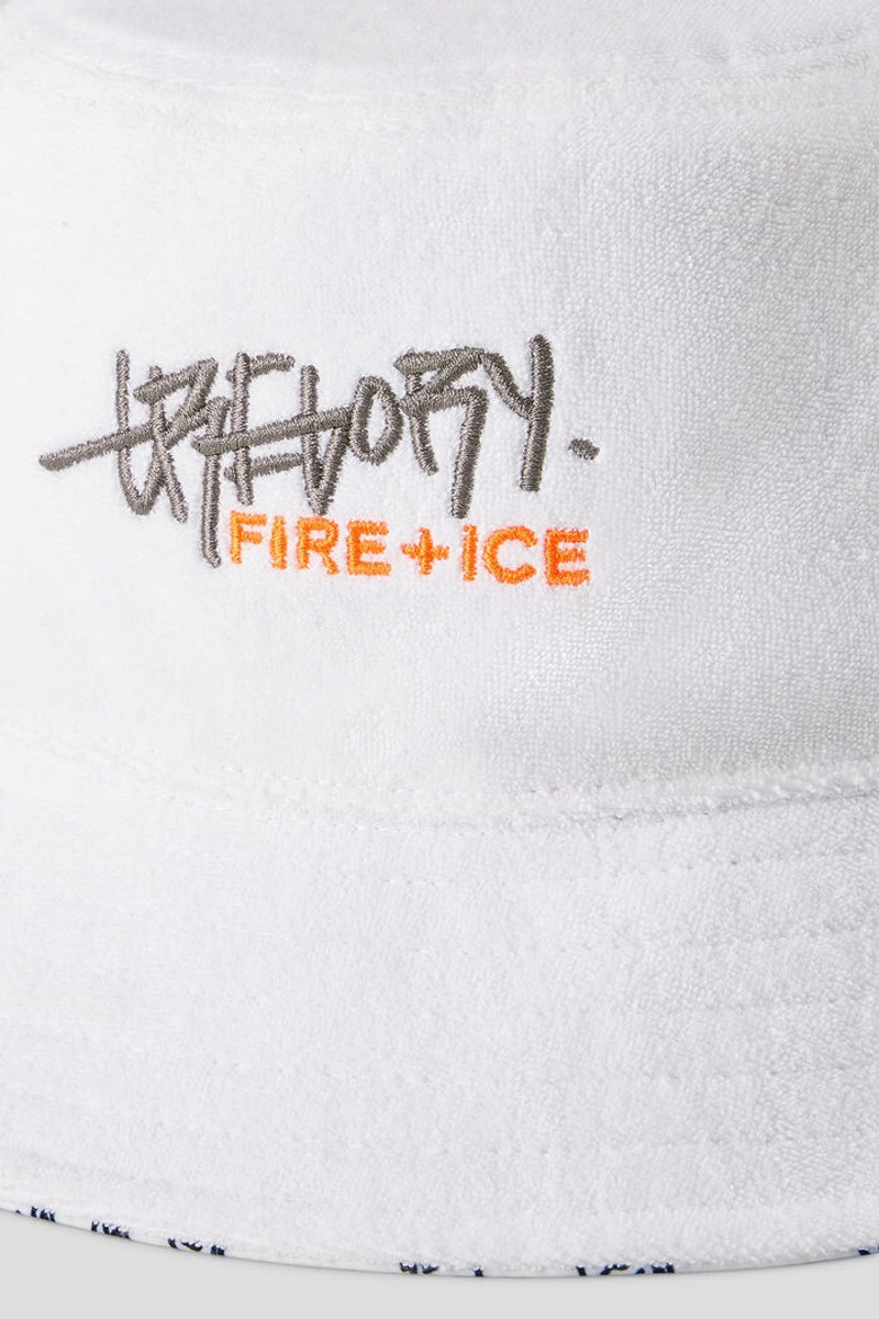 Stormy Reversible bucket hat in Off-white 3