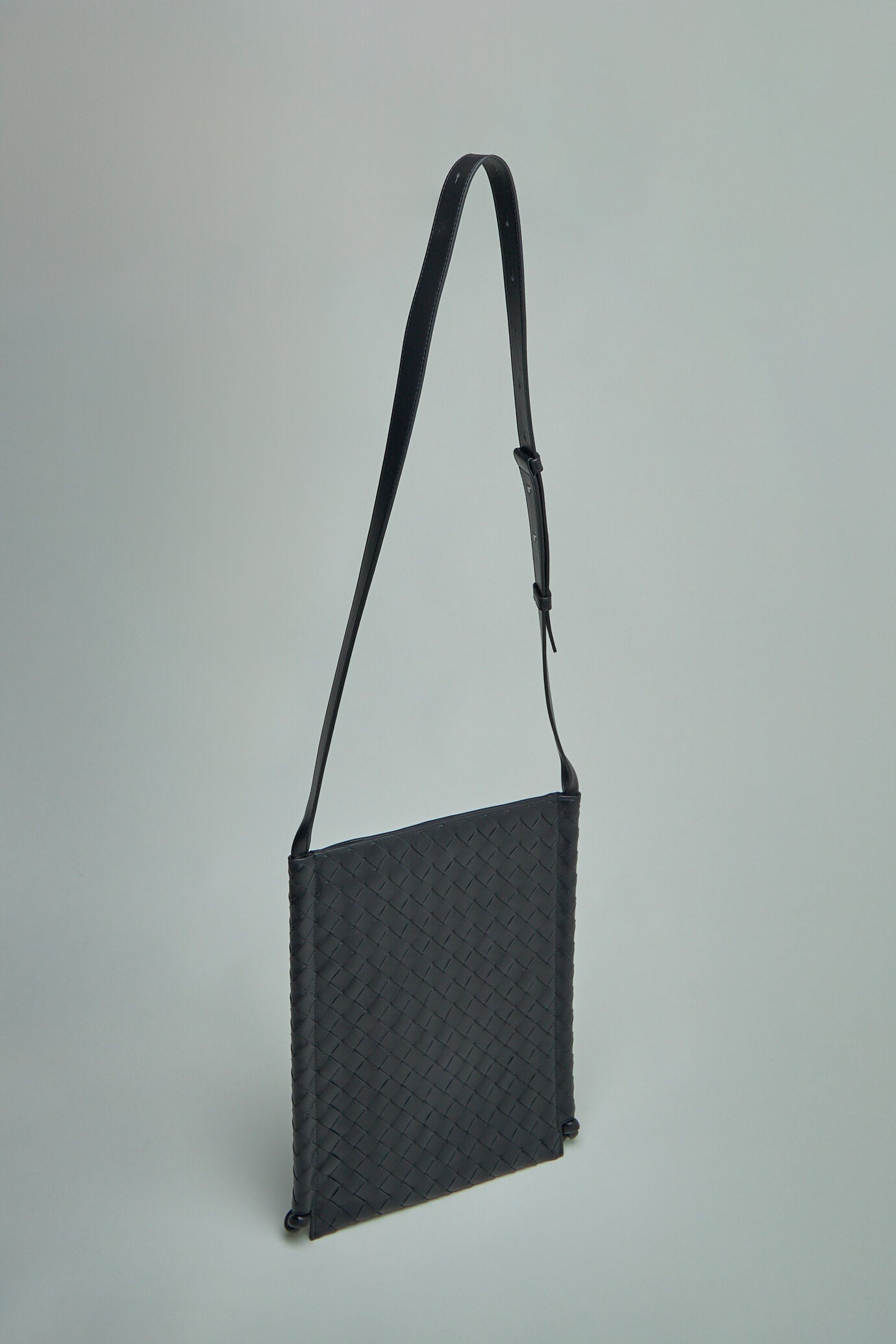 Bottega Veneta Large Flat Loop | labelsfashion | REVERSIBLE