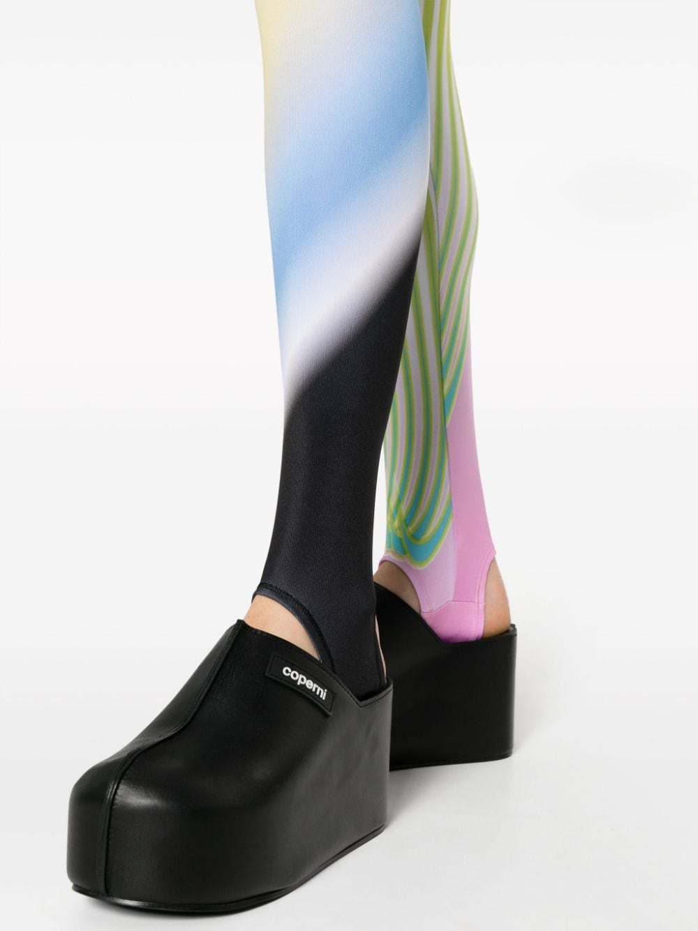 abstract-print stirrup-cuffs leggings - 5