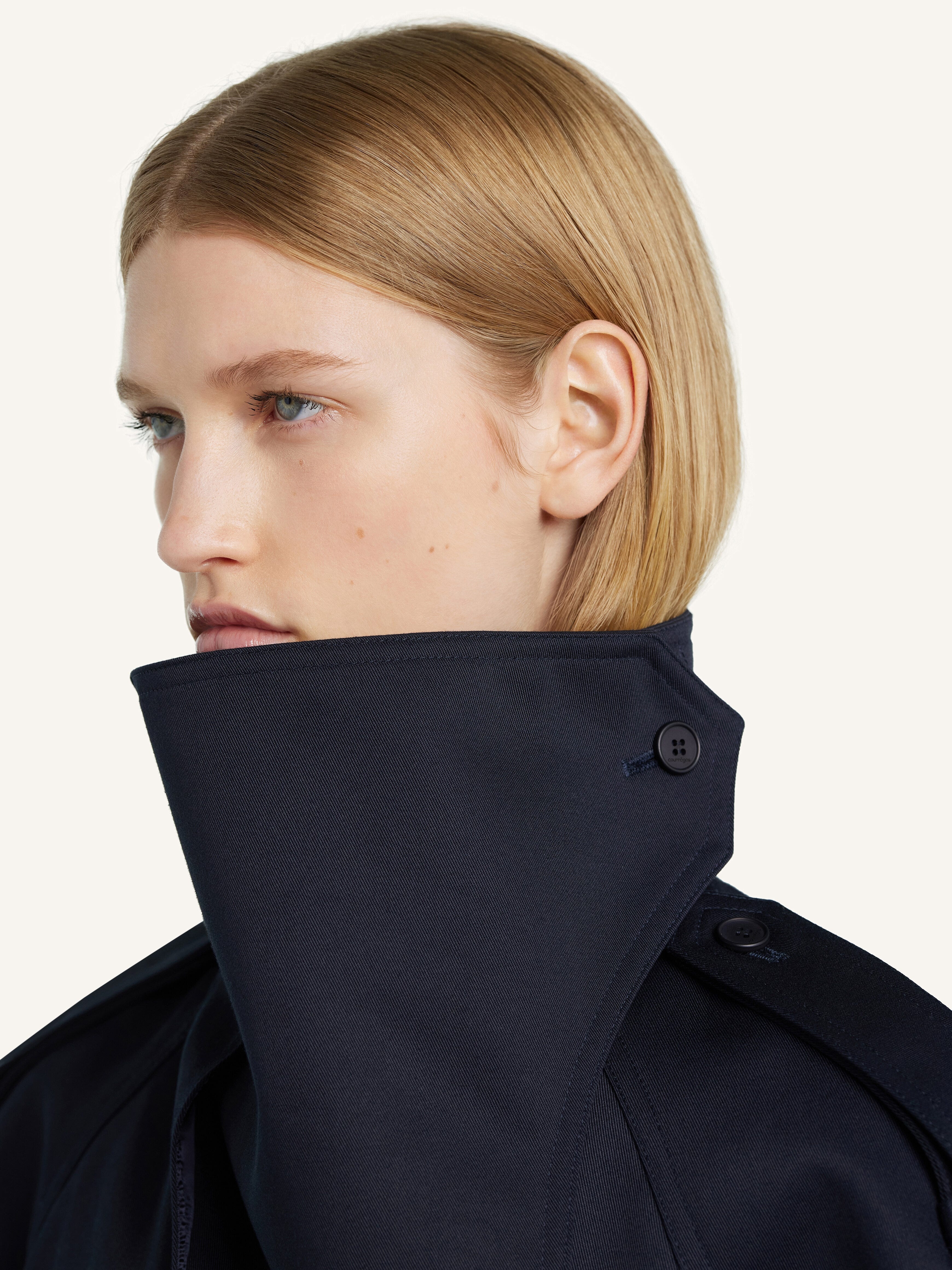SHORT OBLIQUE TRENCH COAT - 5