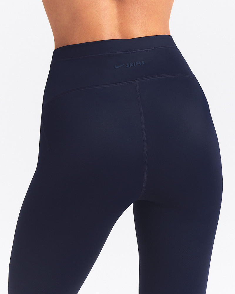 NikeSKIMS Shine Women's High-Waisted 17" Leggings with Drawcord 3
