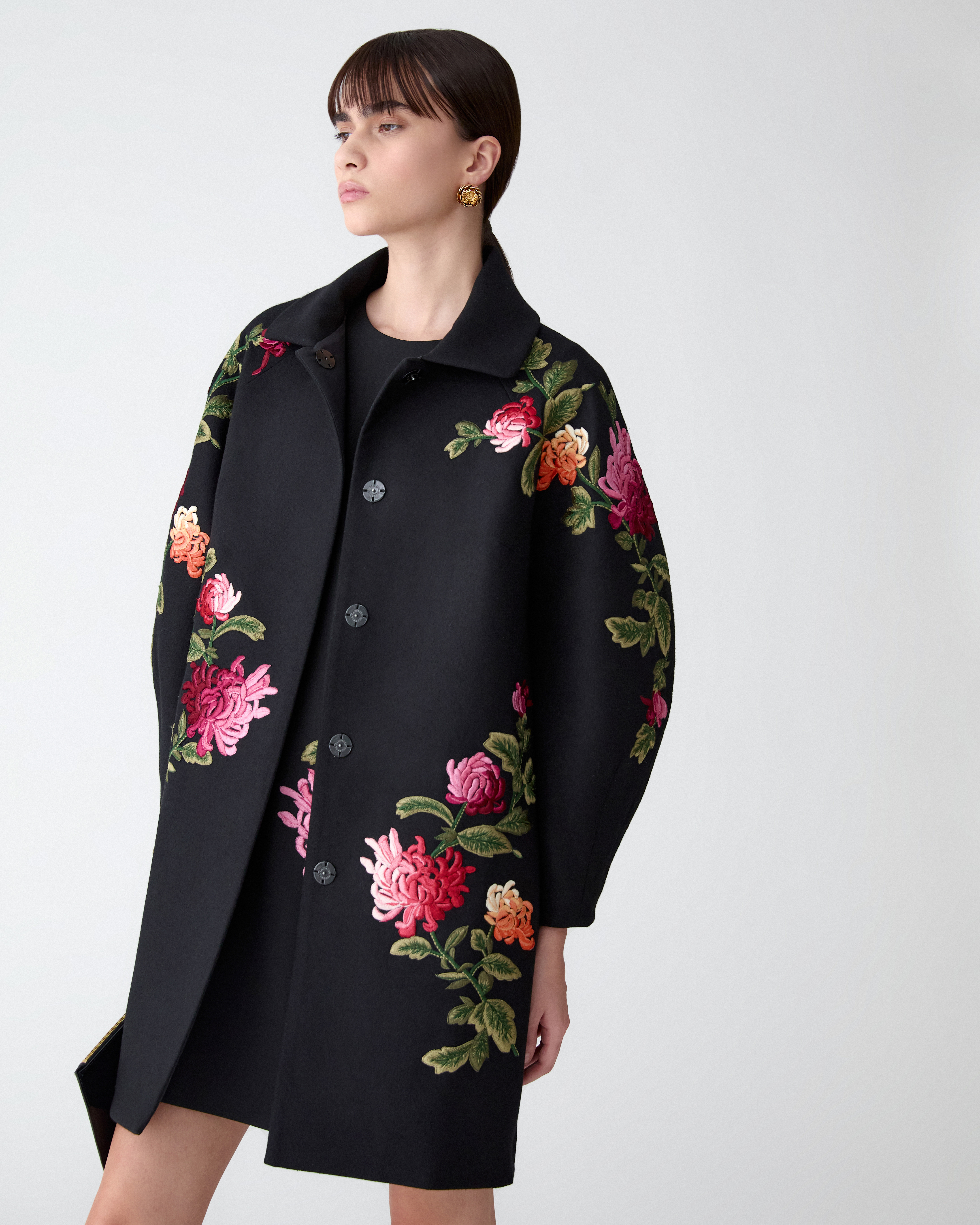 Chrysanthemum-Embroidered Cocoon Coat - 4