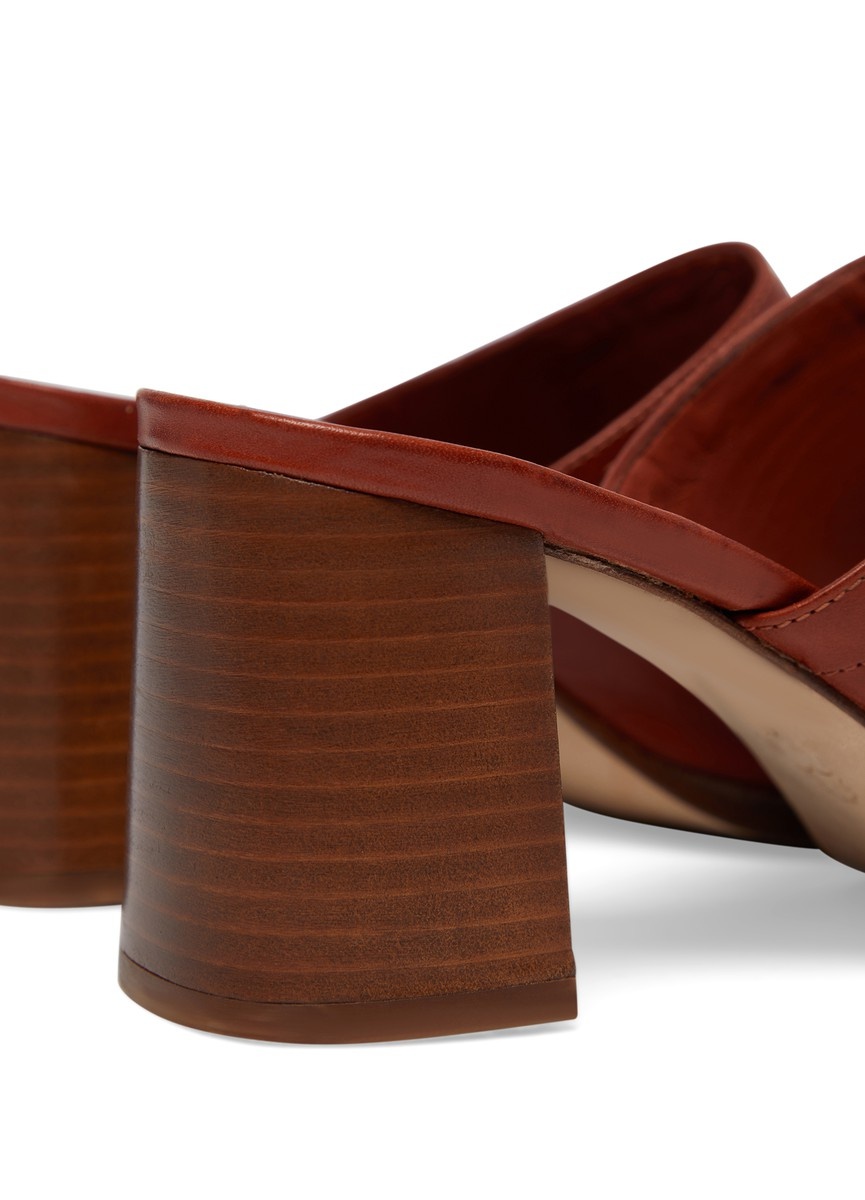 Mules in vegetable tanned leather - 5