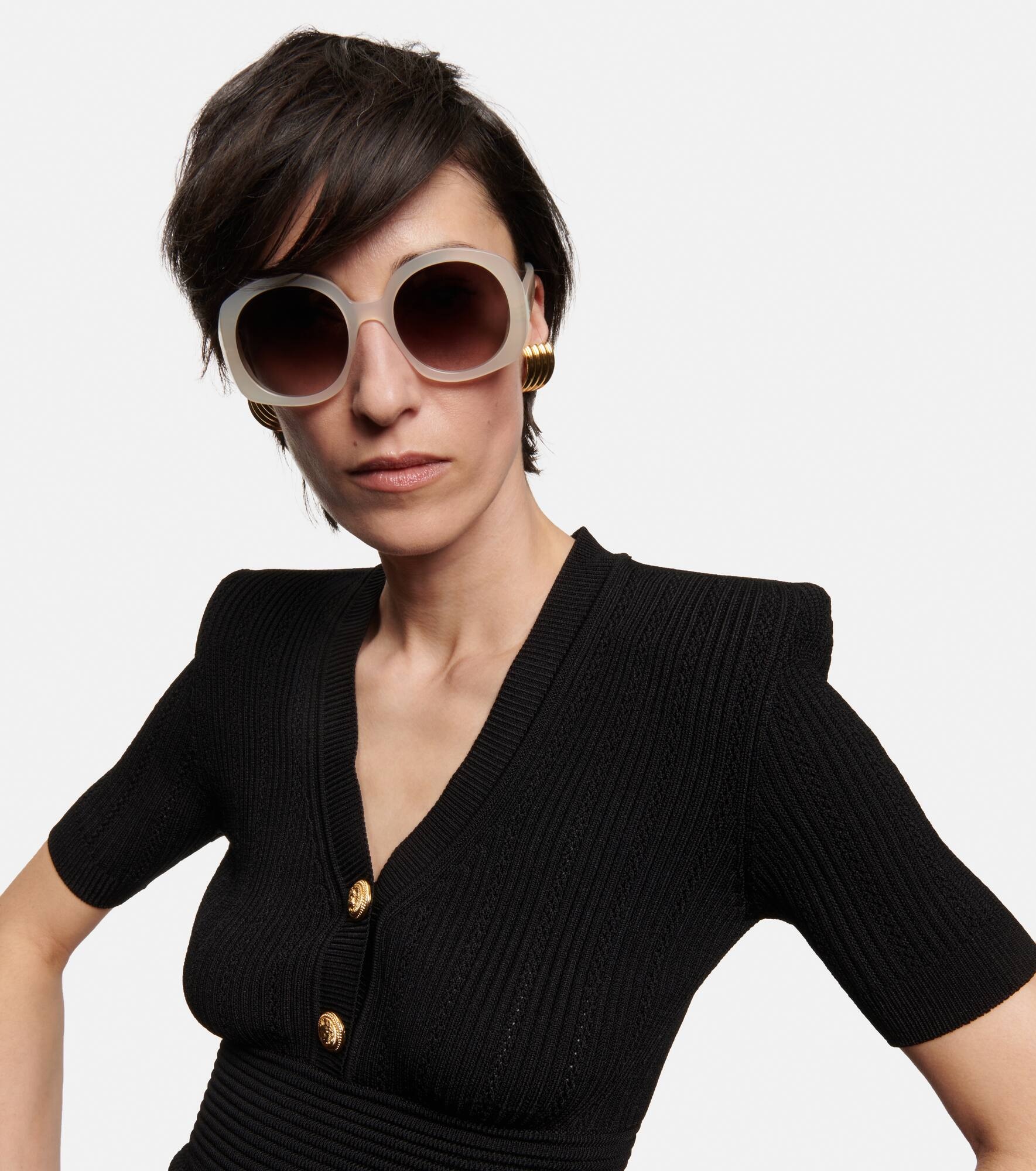 Bold round sunglasses - 5