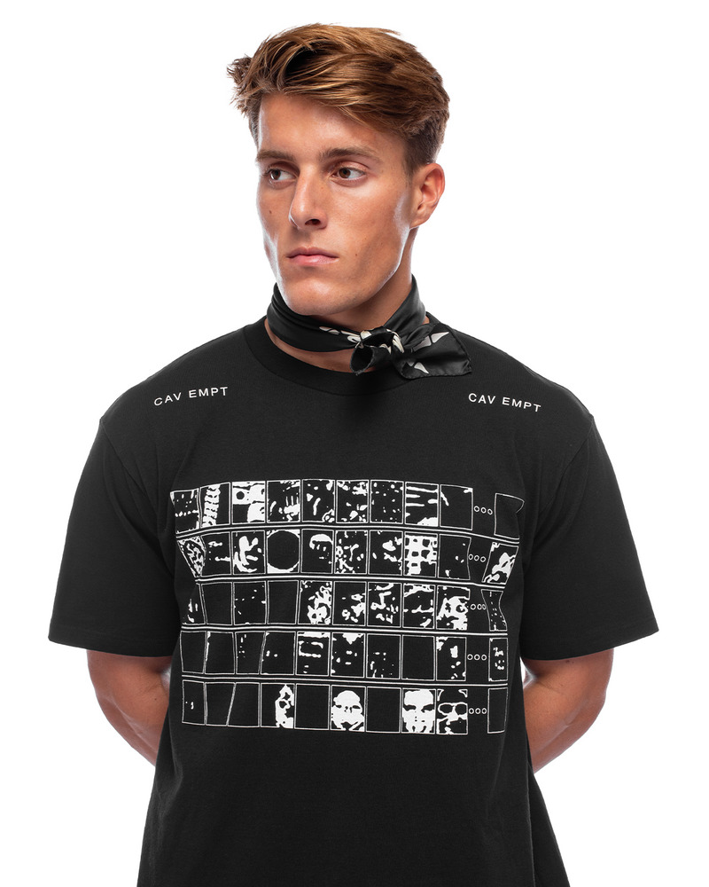 KL Facial Tee - 4