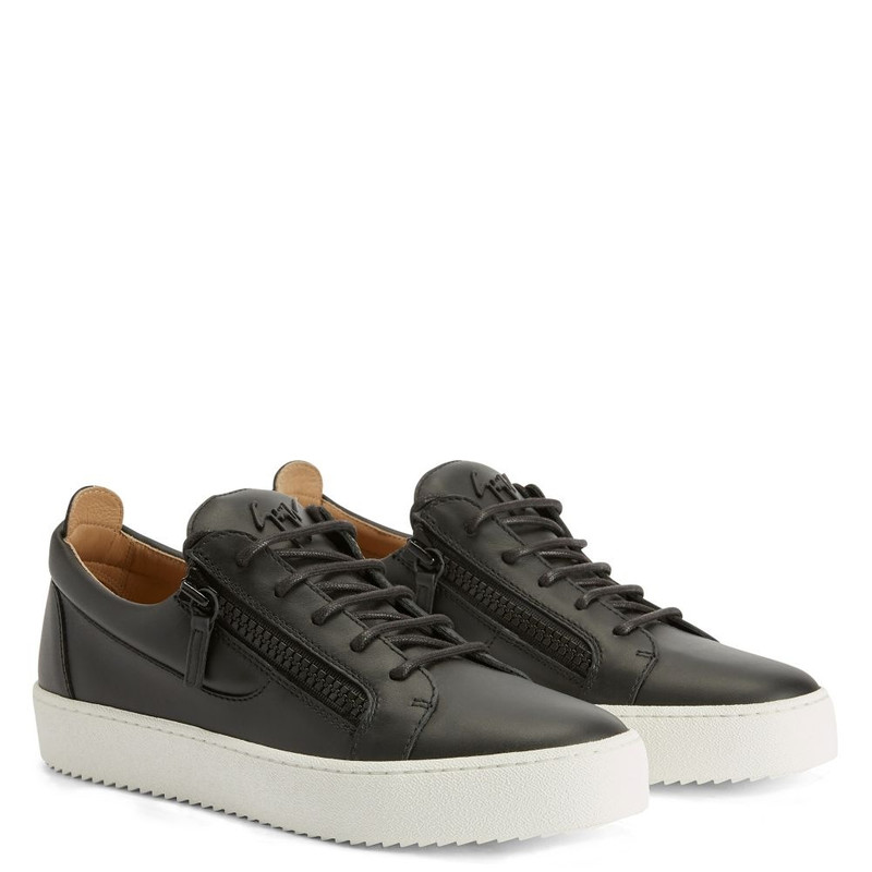 Giuseppe Zanotti Frankie outlook