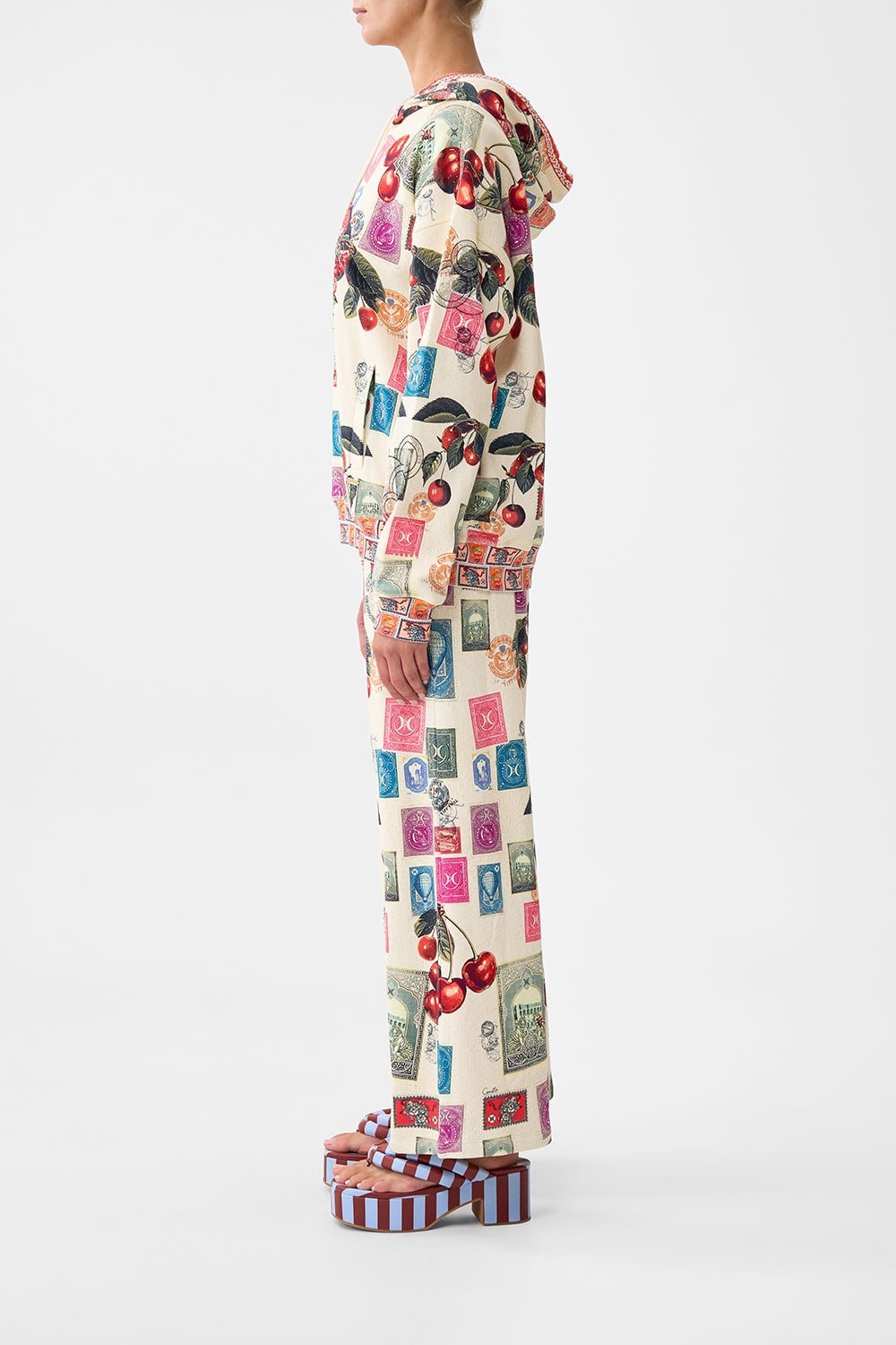 HOODIE WITH SIDE POCKETS - 4