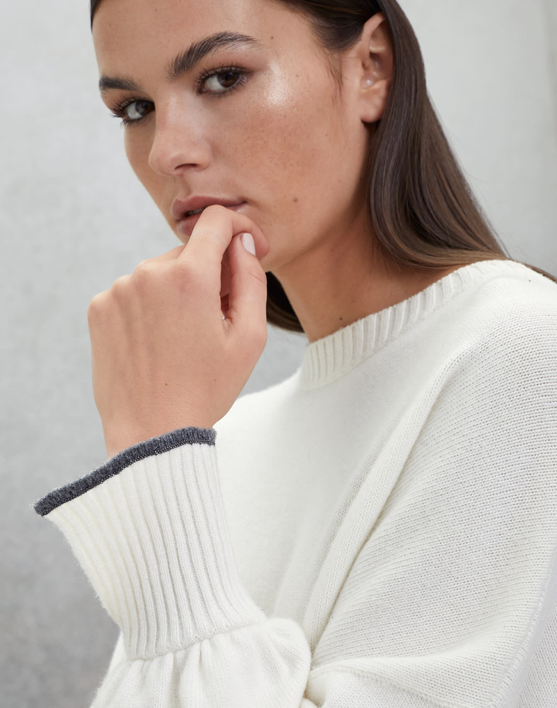 Cashmere sweater with shiny contrast cuffs 3