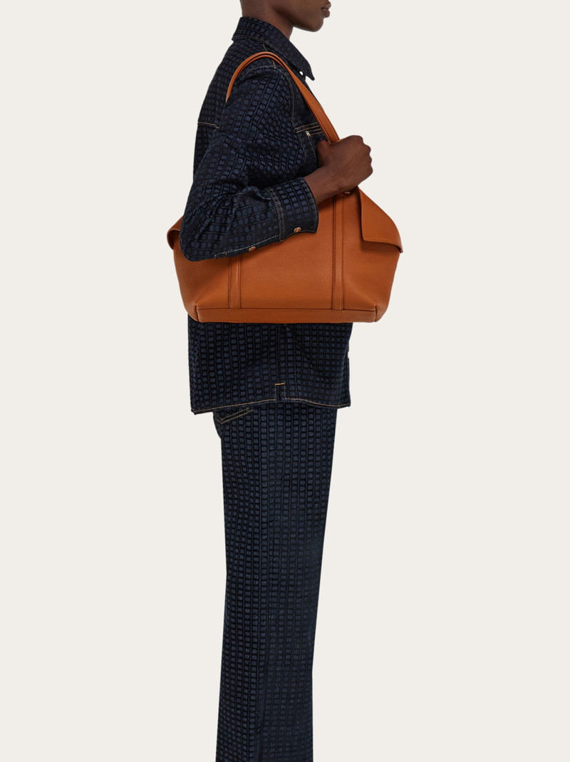 FERRAGAMO Tote bag (M) outlook