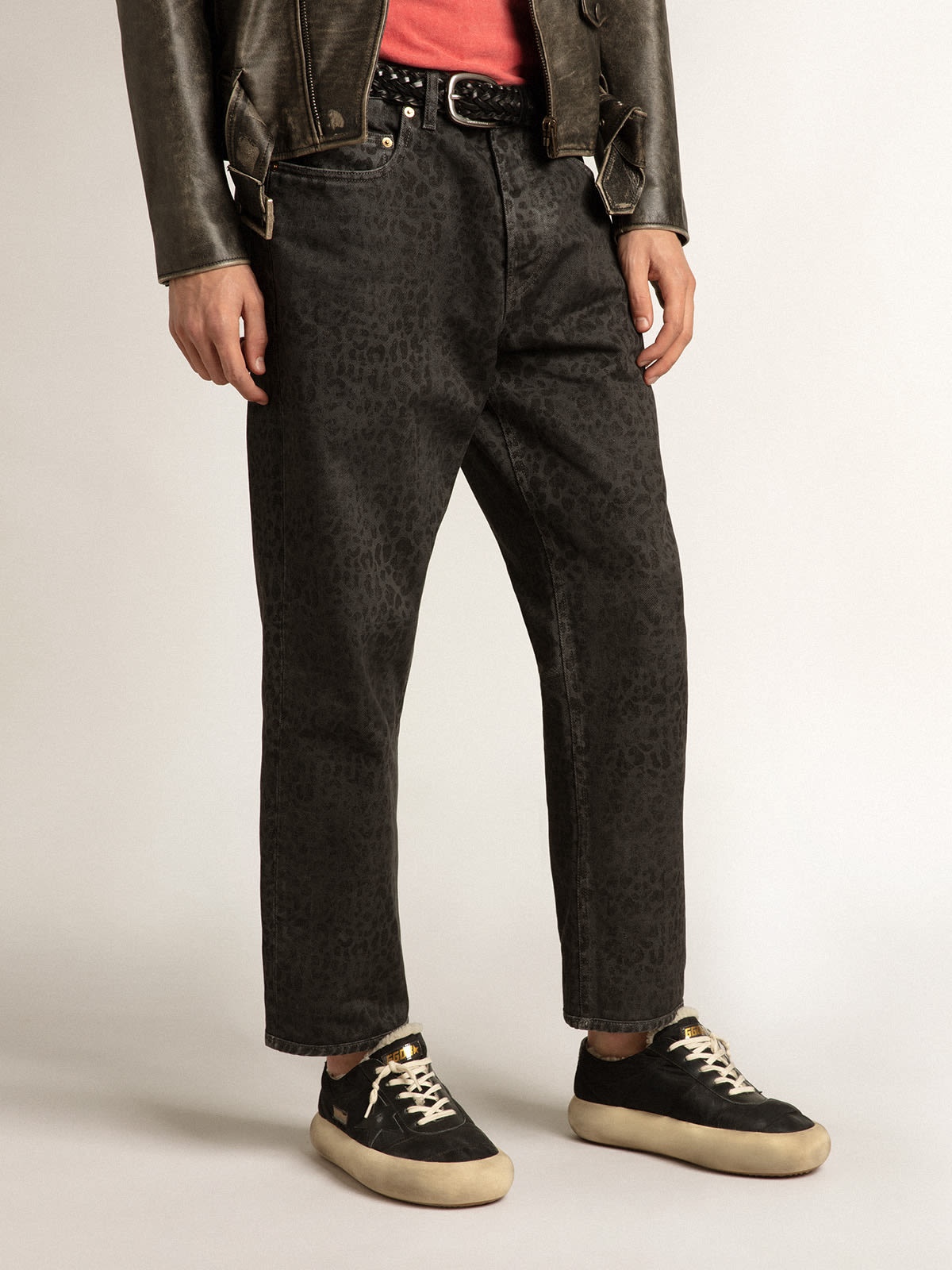 Men’s gray jeans with leopard print - 2