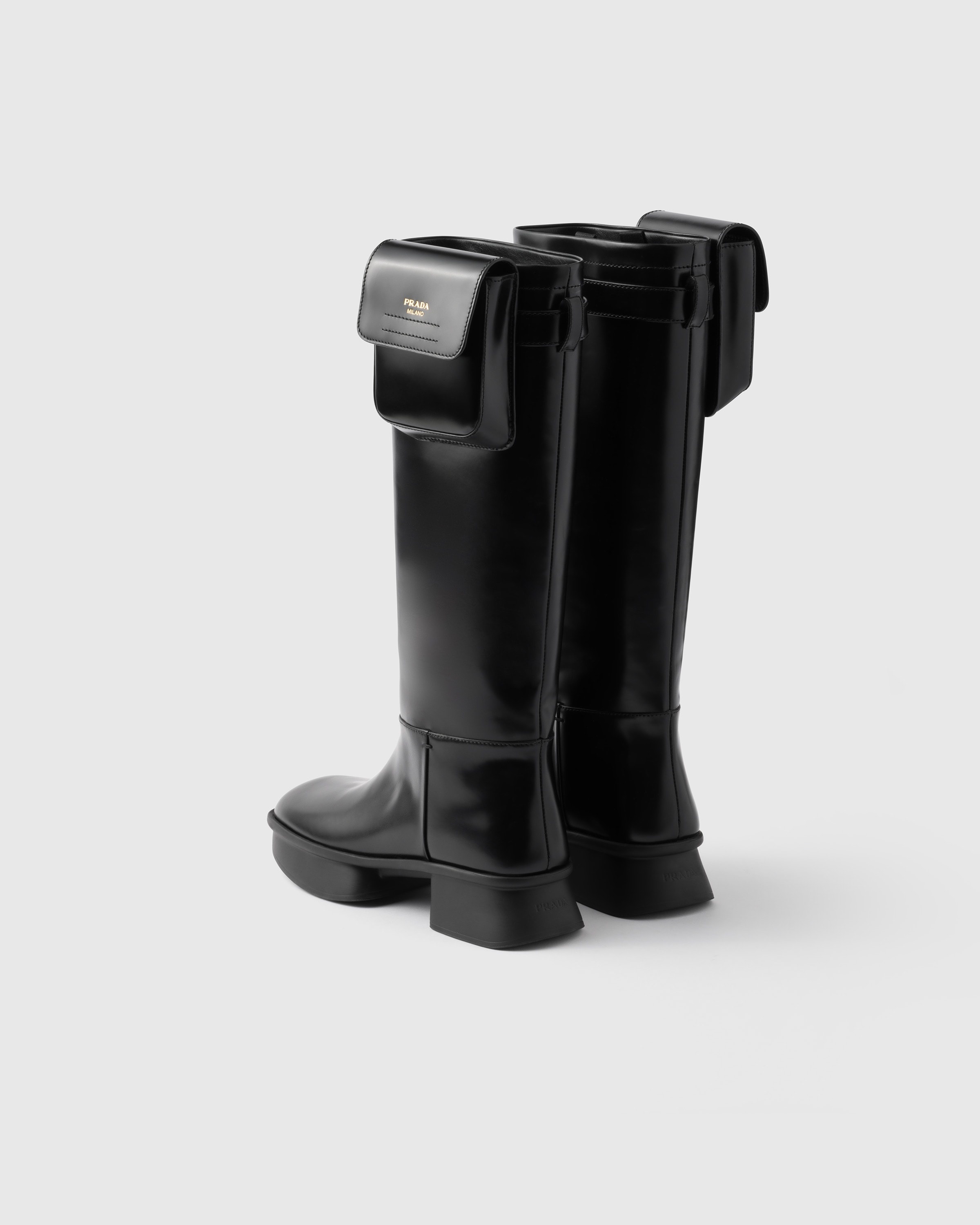 Brushed leather boots with pouch - 4