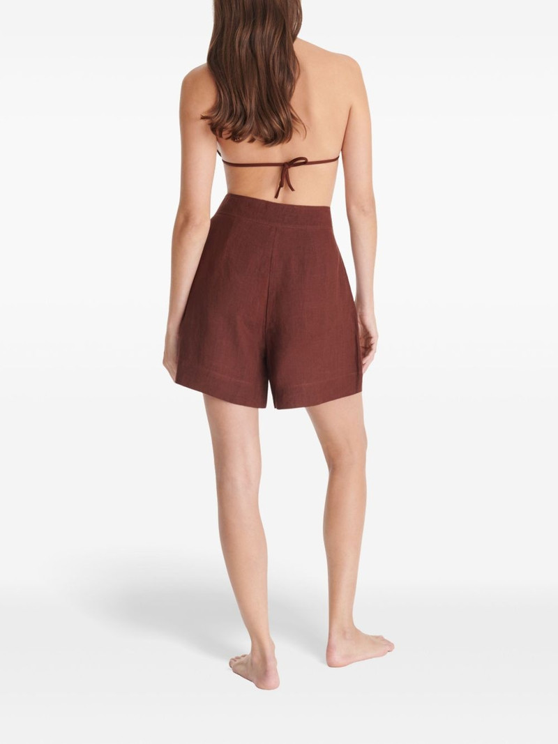 Correct high-waisted shorts 3