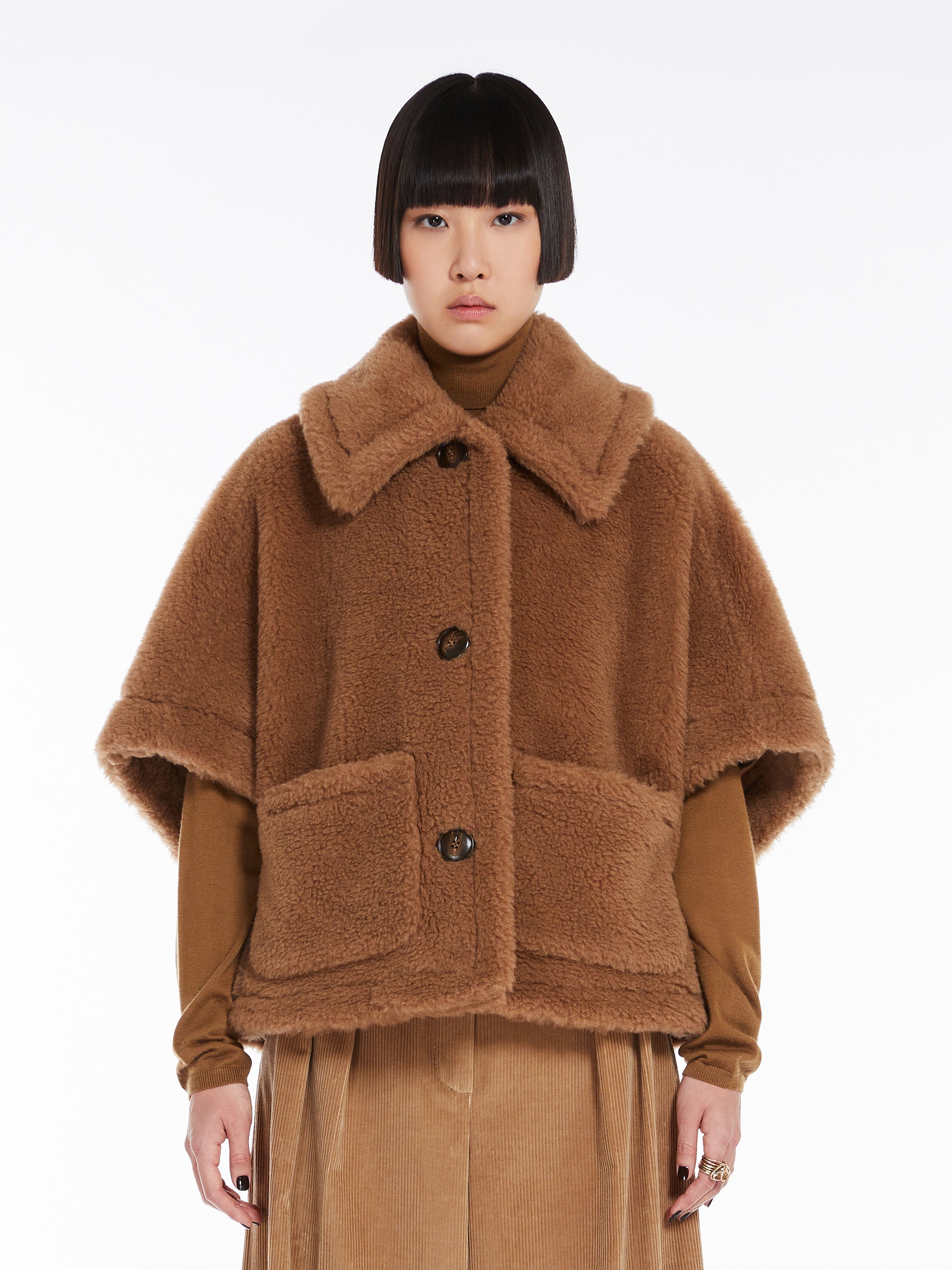 NEWTERZO Teddy fabric boxy cape - 3