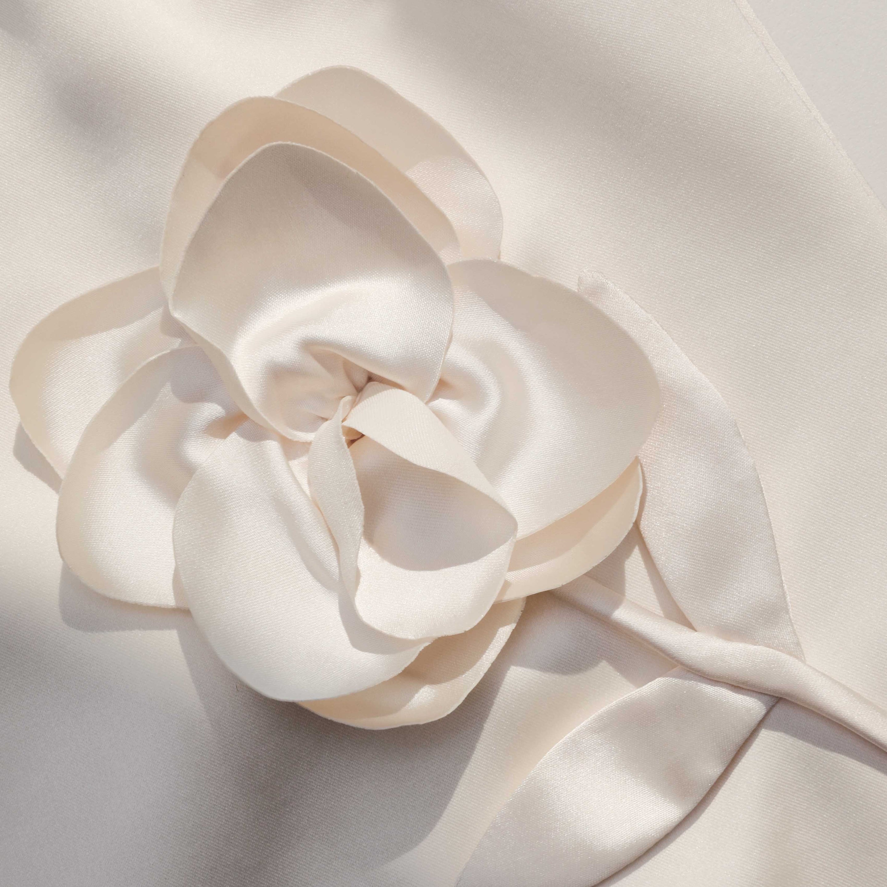 Cream 3D Flower Satin Mini Dress - 5