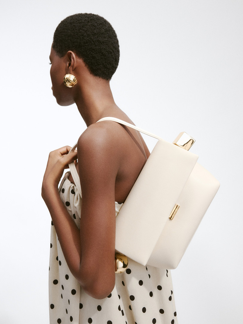 JACQUEMUS The Rond Carré outlook