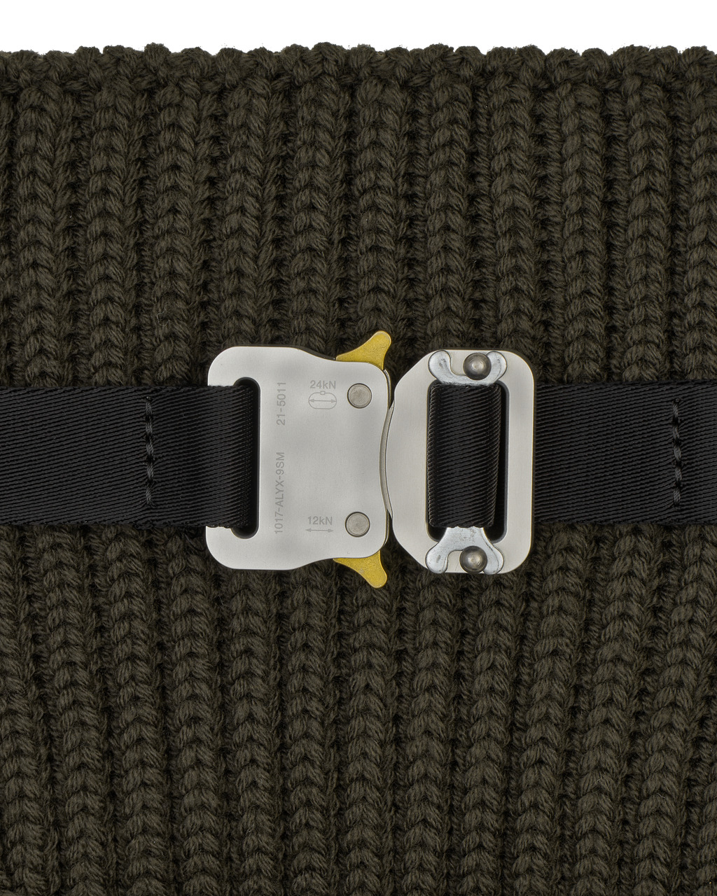 NECK WARMER WITH METAL BUCKLE - 3